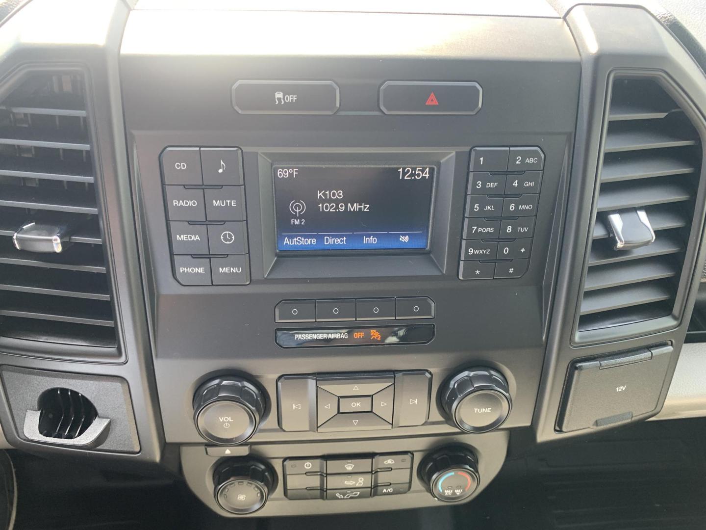 2017 WHITE /GRAY Ford F-150 XL SuperCab 6.5-ft. Bed 2WD (1FTEX1C8XHK) with an 3.5L V6 DOHC 24V engine, Automatic transmission, located at 506 S. Kingshighway, Cape Girardeau, MO, 63703, (573) 235-5000, 37.294991, -89.553635 - 2017 Ford F-150 XL SuperCab 6.5-ft. Bed 2WD 118,xxx miles Cruise Control Bluetooth Power Windows/Locks/Mirrors We have financing available and we accept trades! Fill out a credit application on our website or come by today! If you have any questions, give us a call at (573) 235-5000 or visit - Photo#24