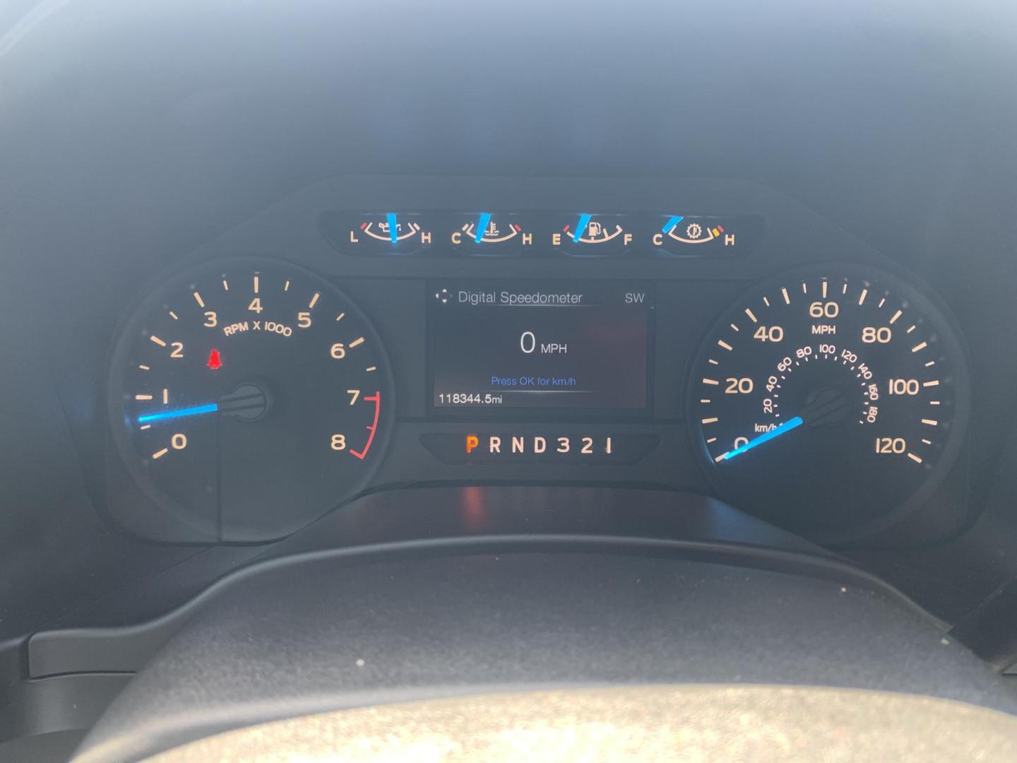 2017 WHITE /GRAY Ford F-150 XL SuperCab 6.5-ft. Bed 2WD (1FTEX1C8XHK) with an 3.5L V6 DOHC 24V engine, Automatic transmission, located at 506 S. Kingshighway, Cape Girardeau, MO, 63703, (573) 235-5000, 37.294991, -89.553635 - 2017 Ford F-150 XL SuperCab 6.5-ft. Bed 2WD 118,xxx miles Cruise Control Bluetooth Power Windows/Locks/Mirrors We have financing available and we accept trades! Fill out a credit application on our website or come by today! If you have any questions, give us a call at (573) 235-5000 or visit - Photo#20