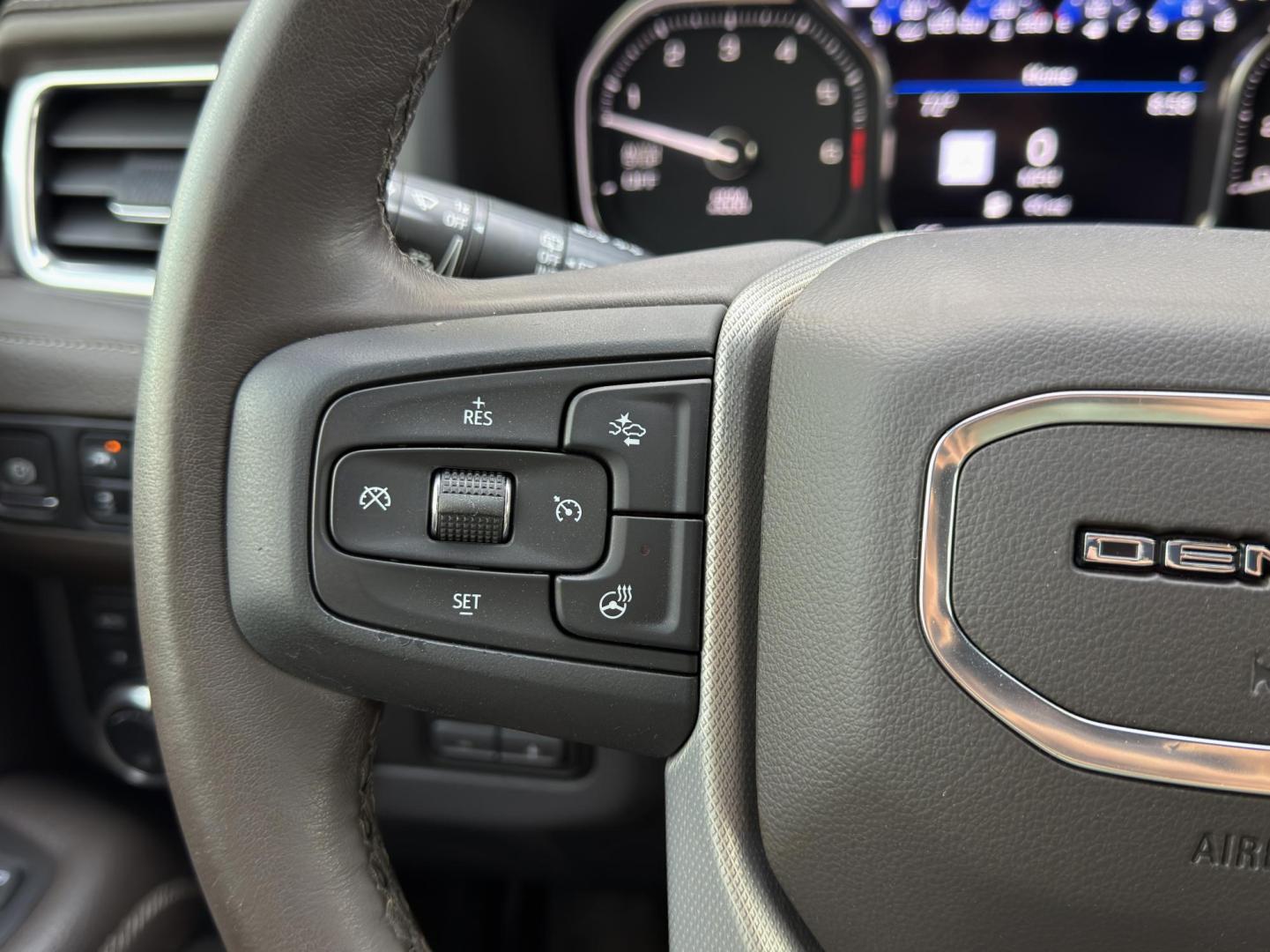 2021 WHITE /Brown GMC Yukon XL Denali 4WD (1GKS2JKLXMR) with an 6.2L V8 engine, Automatic transmission, located at 2990 Old Orchard Rd., Jackson, MO, 63755, 37.354214, -89.612106 - 2021 GMC Yukon XL Denali 85xxx miles 4 Wheel Drive 6.2L V8 Automatic Leather 3rd Row Navigation Rear Entertainment Backup Camera Power/Heated/Cooled Seats Heated Rear Seats Heated Steering Wheel Sunroof Power Running Boards Bluetooth Remote Start Cruise Power Windows/Locks/Mirrors - Photo#33