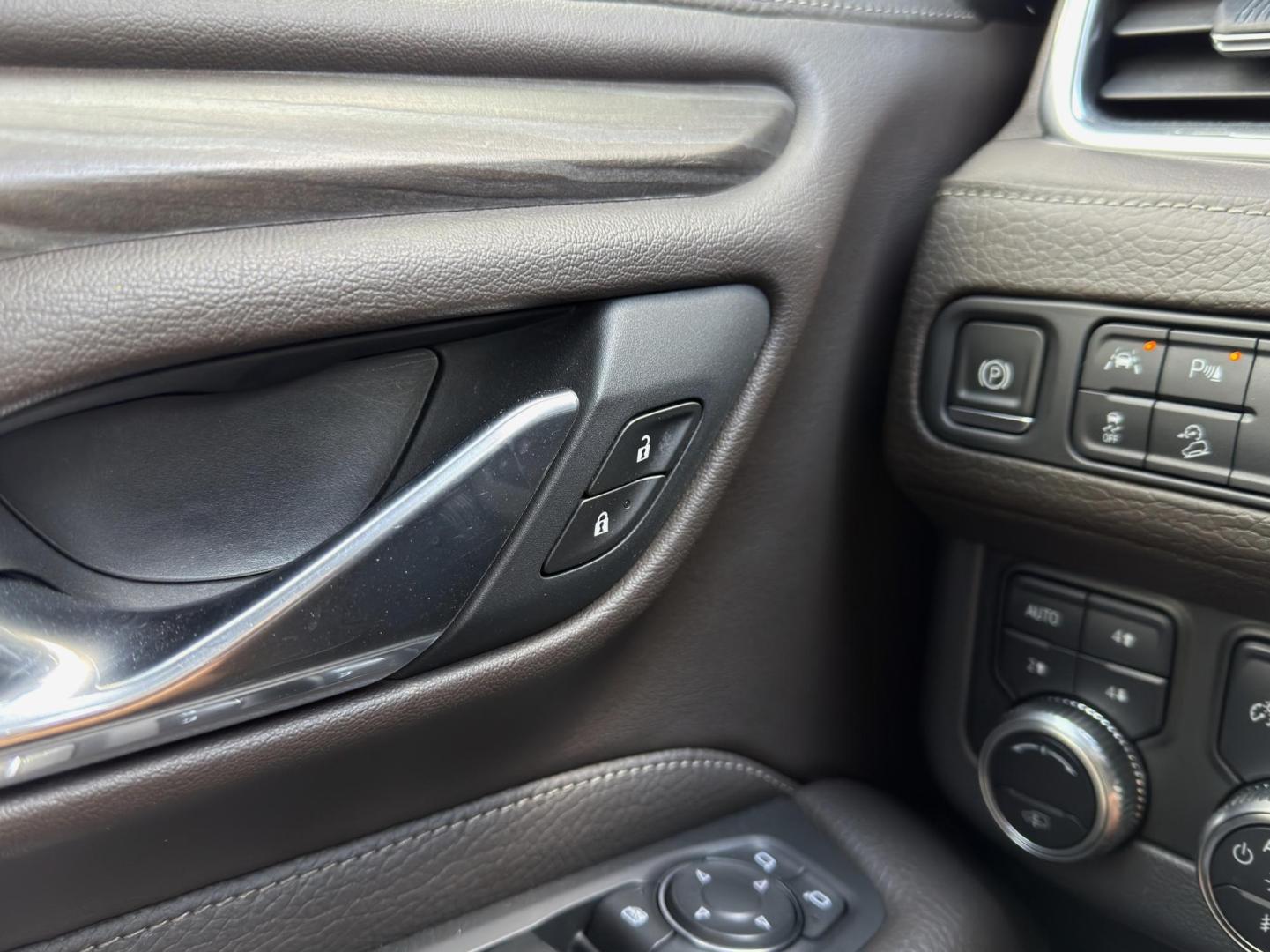 2021 WHITE /Brown GMC Yukon XL Denali 4WD (1GKS2JKLXMR) with an 6.2L V8 engine, Automatic transmission, located at 2990 Old Orchard Rd., Jackson, MO, 63755, 37.354214, -89.612106 - 2021 GMC Yukon XL Denali 85xxx miles 4 Wheel Drive 6.2L V8 Automatic Leather 3rd Row Navigation Rear Entertainment Backup Camera Power/Heated/Cooled Seats Heated Rear Seats Heated Steering Wheel Sunroof Power Running Boards Bluetooth Remote Start Cruise Power Windows/Locks/Mirrors - Photo#38