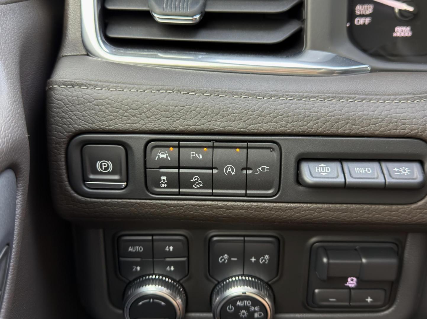 2021 WHITE /Brown GMC Yukon XL Denali 4WD (1GKS2JKLXMR) with an 6.2L V8 engine, Automatic transmission, located at 2990 Old Orchard Rd., Jackson, MO, 63755, 37.354214, -89.612106 - 2021 GMC Yukon XL Denali 85xxx miles 4 Wheel Drive 6.2L V8 Automatic Leather 3rd Row Navigation Rear Entertainment Backup Camera Power/Heated/Cooled Seats Heated Rear Seats Heated Steering Wheel Sunroof Power Running Boards Bluetooth Remote Start Cruise Power Windows/Locks/Mirrors - Photo#41