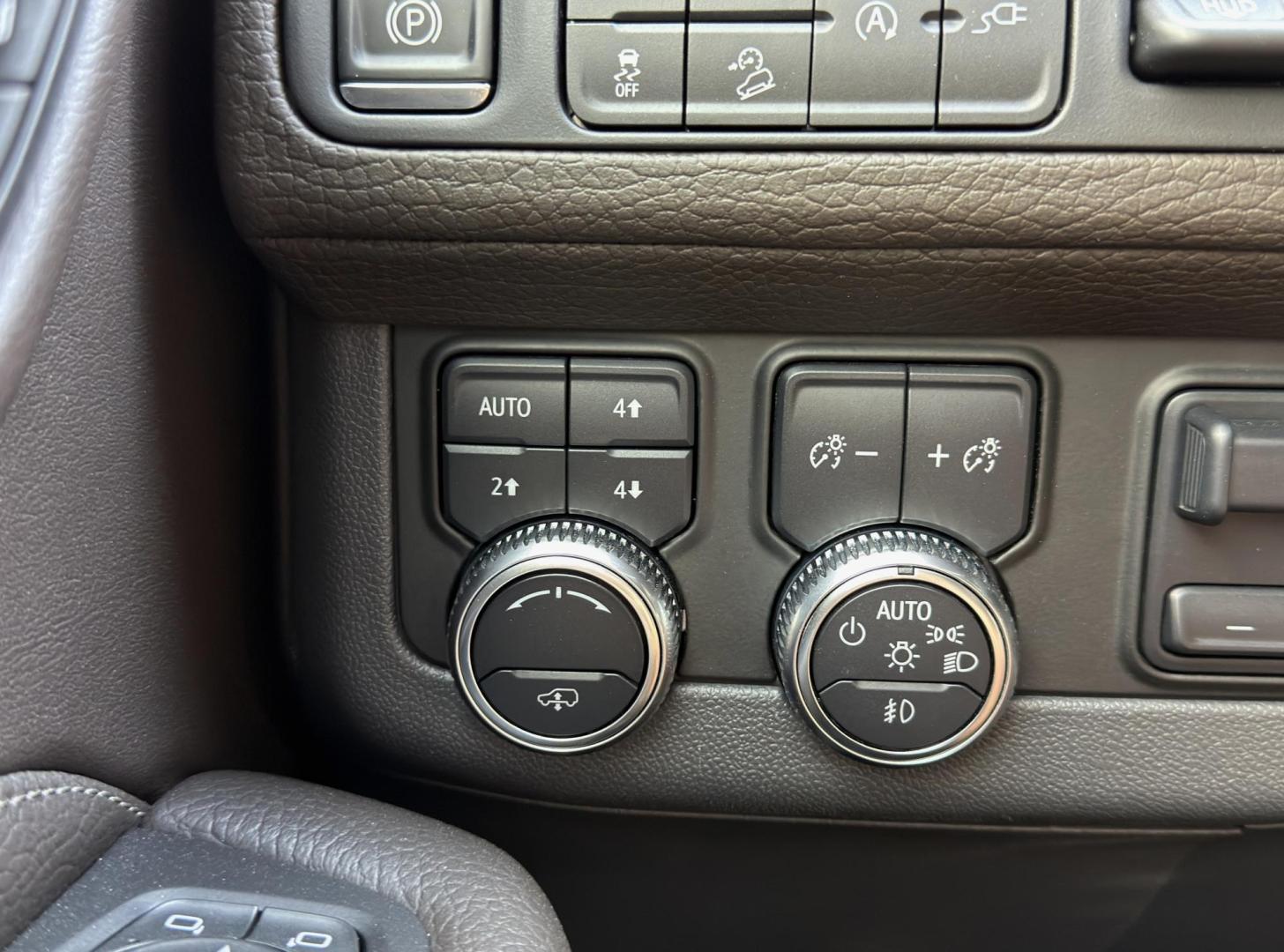 2021 WHITE /Brown GMC Yukon XL Denali 4WD (1GKS2JKLXMR) with an 6.2L V8 engine, Automatic transmission, located at 2990 Old Orchard Rd., Jackson, MO, 63755, 37.354214, -89.612106 - 2021 GMC Yukon XL Denali 85xxx miles 4 Wheel Drive 6.2L V8 Automatic Leather 3rd Row Navigation Rear Entertainment Backup Camera Power/Heated/Cooled Seats Heated Rear Seats Heated Steering Wheel Sunroof Power Running Boards Bluetooth Remote Start Cruise Power Windows/Locks/Mirrors - Photo#2