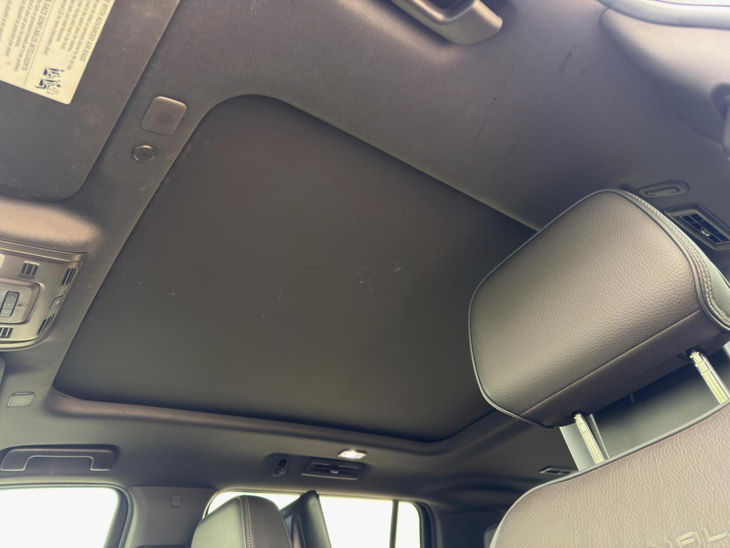 2021 WHITE /Brown GMC Yukon XL Denali 4WD (1GKS2JKLXMR) with an 6.2L V8 engine, Automatic transmission, located at 2990 Old Orchard Rd., Jackson, MO, 63755, 37.354214, -89.612106 - 2021 GMC Yukon XL Denali 85xxx miles 4 Wheel Drive 6.2L V8 Automatic Leather 3rd Row Navigation Rear Entertainment Backup Camera Power/Heated/Cooled Seats Heated Rear Seats Heated Steering Wheel Sunroof Power Running Boards Bluetooth Remote Start Cruise Power Windows/Locks/Mirrors - Photo#6