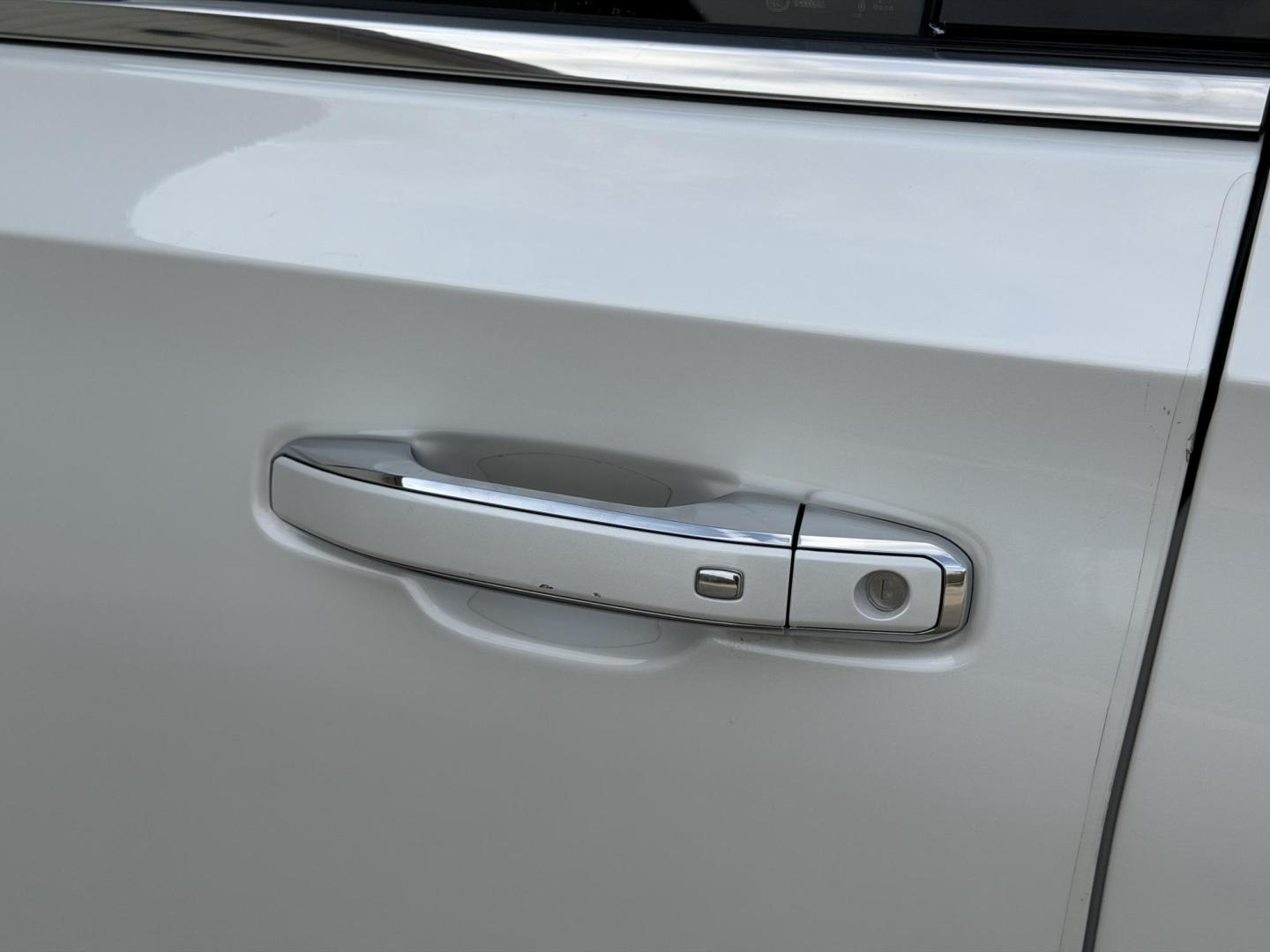 2021 WHITE /Brown GMC Yukon XL Denali 4WD (1GKS2JKLXMR) with an 6.2L V8 engine, Automatic transmission, located at 2990 Old Orchard Rd., Jackson, MO, 63755, 37.354214, -89.612106 - 2021 GMC Yukon XL Denali 85xxx miles 4 Wheel Drive 6.2L V8 Automatic Leather 3rd Row Navigation Rear Entertainment Backup Camera Power/Heated/Cooled Seats Heated Rear Seats Heated Steering Wheel Sunroof Power Running Boards Bluetooth Remote Start Cruise Power Windows/Locks/Mirrors - Photo#44