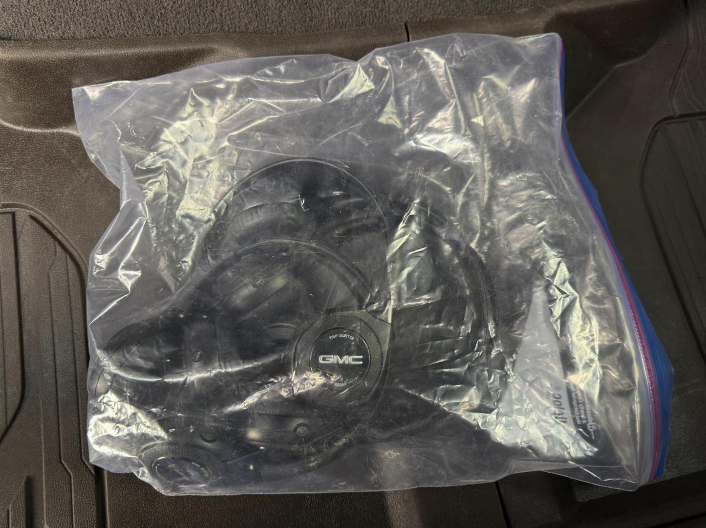 2021 WHITE /Brown GMC Yukon XL Denali 4WD (1GKS2JKLXMR) with an 6.2L V8 engine, Automatic transmission, located at 2990 Old Orchard Rd., Jackson, MO, 63755, 37.354214, -89.612106 - 2021 GMC Yukon XL Denali 85xxx miles 4 Wheel Drive 6.2L V8 Automatic Leather 3rd Row Navigation Rear Entertainment Backup Camera Power/Heated/Cooled Seats Heated Rear Seats Heated Steering Wheel Sunroof Power Running Boards Bluetooth Remote Start Cruise Power Windows/Locks/Mirrors - Photo#43