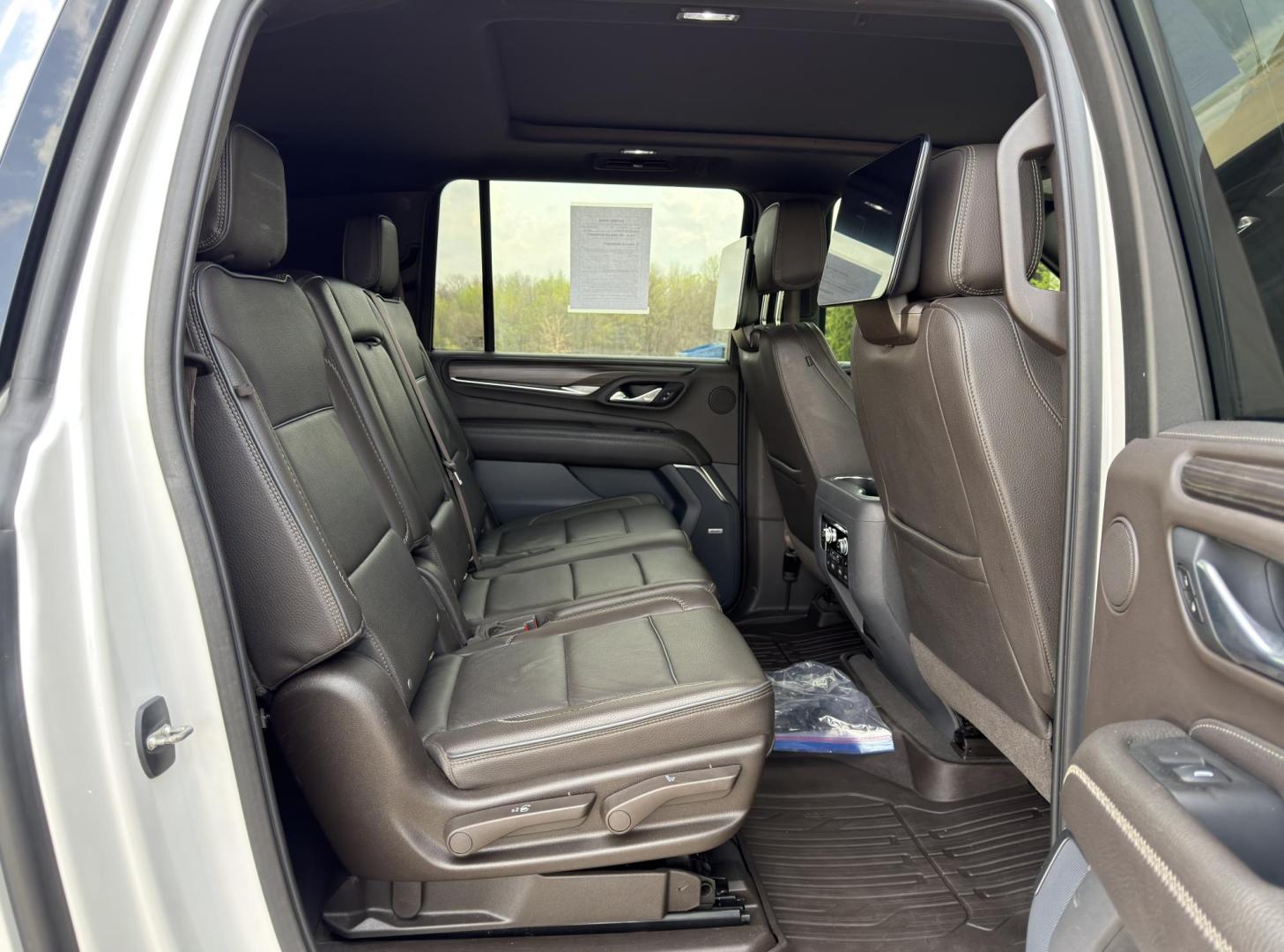 2021 WHITE /Brown GMC Yukon XL Denali 4WD (1GKS2JKLXMR) with an 6.2L V8 engine, Automatic transmission, located at 2990 Old Orchard Rd., Jackson, MO, 63755, 37.354214, -89.612106 - 2021 GMC Yukon XL Denali 85xxx miles 4 Wheel Drive 6.2L V8 Automatic Leather 3rd Row Navigation Rear Entertainment Backup Camera Power/Heated/Cooled Seats Heated Rear Seats Heated Steering Wheel Sunroof Power Running Boards Bluetooth Remote Start Cruise Power Windows/Locks/Mirrors - Photo#25