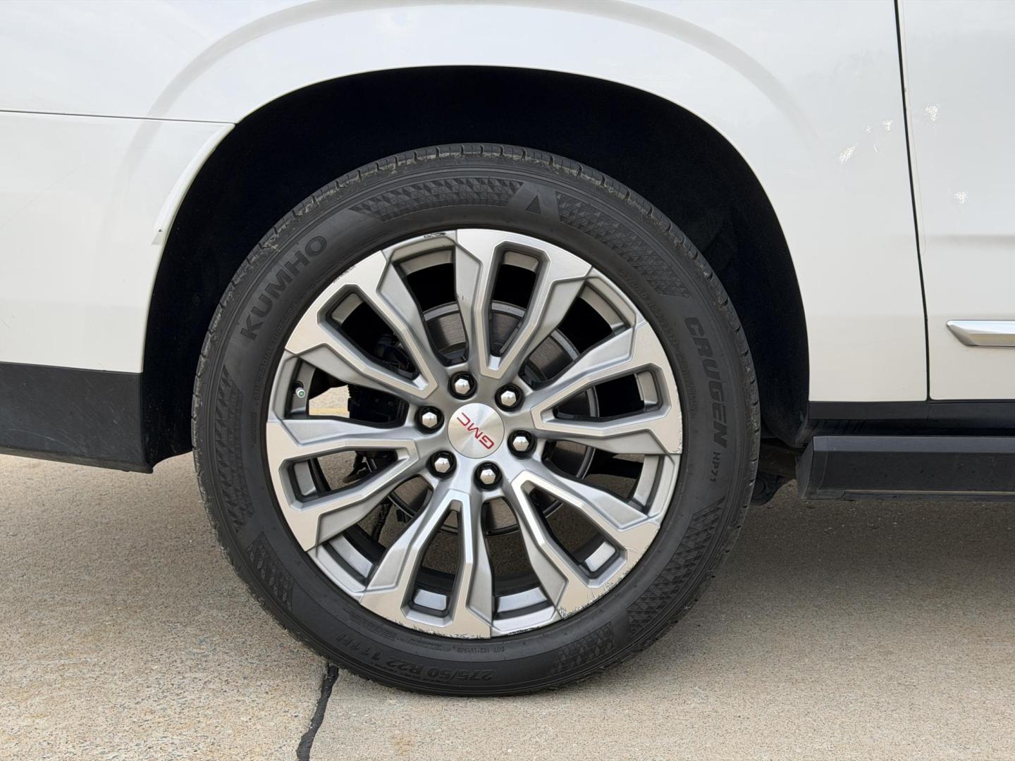 2021 WHITE /Brown GMC Yukon XL Denali 4WD (1GKS2JKLXMR) with an 6.2L V8 engine, Automatic transmission, located at 2990 Old Orchard Rd., Jackson, MO, 63755, 37.354214, -89.612106 - 2021 GMC Yukon XL Denali 85xxx miles 4 Wheel Drive 6.2L V8 Automatic Leather 3rd Row Navigation Rear Entertainment Backup Camera Power/Heated/Cooled Seats Heated Rear Seats Heated Steering Wheel Sunroof Power Running Boards Bluetooth Remote Start Cruise Power Windows/Locks/Mirrors - Photo#50