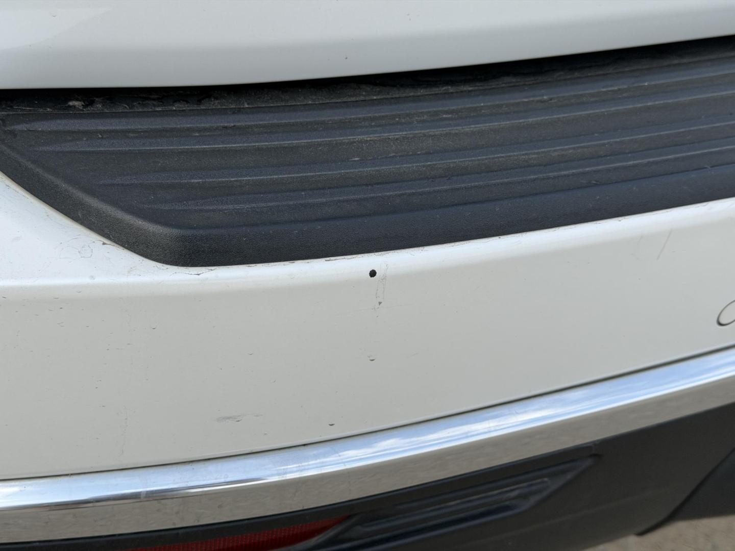 2021 WHITE /Brown GMC Yukon XL Denali 4WD (1GKS2JKLXMR) with an 6.2L V8 engine, Automatic transmission, located at 2990 Old Orchard Rd., Jackson, MO, 63755, 37.354214, -89.612106 - 2021 GMC Yukon XL Denali 85xxx miles 4 Wheel Drive 6.2L V8 Automatic Leather 3rd Row Navigation Rear Entertainment Backup Camera Power/Heated/Cooled Seats Heated Rear Seats Heated Steering Wheel Sunroof Power Running Boards Bluetooth Remote Start Cruise Power Windows/Locks/Mirrors - Photo#52