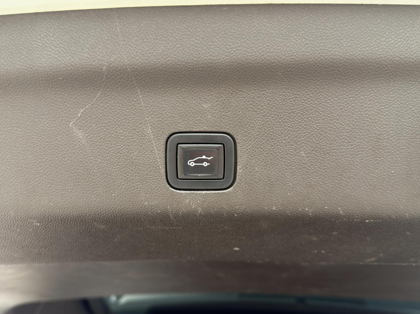 2021 WHITE /Brown GMC Yukon XL Denali 4WD (1GKS2JKLXMR) with an 6.2L V8 engine, Automatic transmission, located at 2990 Old Orchard Rd., Jackson, MO, 63755, 37.354214, -89.612106 - 2021 GMC Yukon XL Denali 85xxx miles 4 Wheel Drive 6.2L V8 Automatic Leather 3rd Row Navigation Rear Entertainment Backup Camera Power/Heated/Cooled Seats Heated Rear Seats Heated Steering Wheel Sunroof Power Running Boards Bluetooth Remote Start Cruise Power Windows/Locks/Mirrors - Photo#30