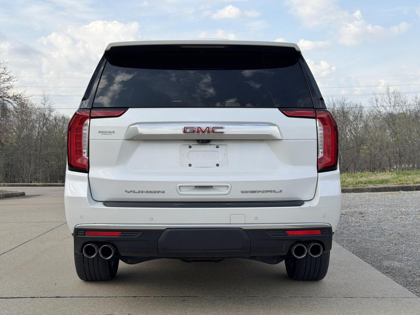2021 WHITE /Brown GMC Yukon XL Denali 4WD (1GKS2JKLXMR) with an 6.2L V8 engine, Automatic transmission, located at 2990 Old Orchard Rd., Jackson, MO, 63755, 37.354214, -89.612106 - 2021 GMC Yukon XL Denali 85xxx miles 4 Wheel Drive 6.2L V8 Automatic Leather 3rd Row Navigation Rear Entertainment Backup Camera Power/Heated/Cooled Seats Heated Rear Seats Heated Steering Wheel Sunroof Power Running Boards Bluetooth Remote Start Cruise Power Windows/Locks/Mirrors - Photo#18