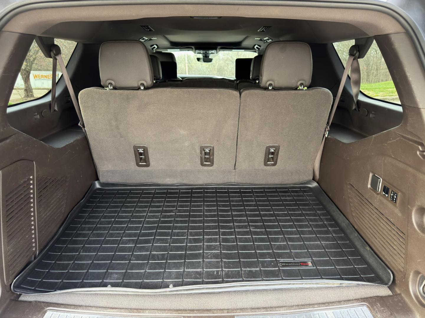 2021 WHITE /Brown GMC Yukon XL Denali 4WD (1GKS2JKLXMR) with an 6.2L V8 engine, Automatic transmission, located at 2990 Old Orchard Rd., Jackson, MO, 63755, 37.354214, -89.612106 - 2021 GMC Yukon XL Denali 85xxx miles 4 Wheel Drive 6.2L V8 Automatic Leather 3rd Row Navigation Rear Entertainment Backup Camera Power/Heated/Cooled Seats Heated Rear Seats Heated Steering Wheel Sunroof Power Running Boards Bluetooth Remote Start Cruise Power Windows/Locks/Mirrors - Photo#28