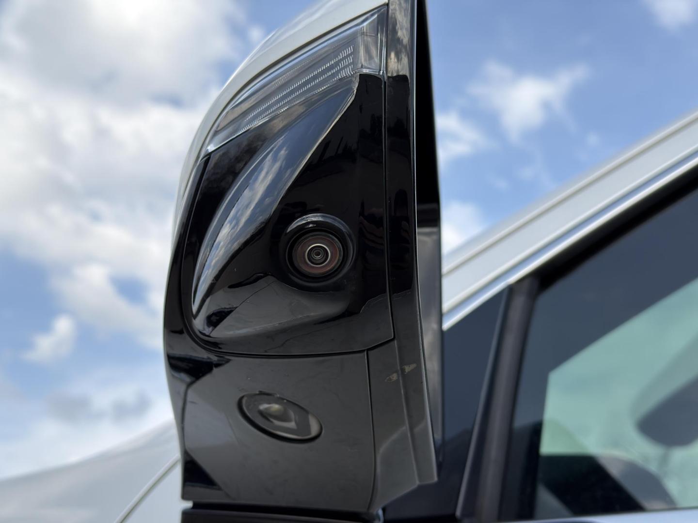 2021 WHITE /Brown GMC Yukon XL Denali 4WD (1GKS2JKLXMR) with an 6.2L V8 engine, Automatic transmission, located at 2990 Old Orchard Rd., Jackson, MO, 63755, 37.354214, -89.612106 - 2021 GMC Yukon XL Denali 85xxx miles 4 Wheel Drive 6.2L V8 Automatic Leather 3rd Row Navigation Rear Entertainment Backup Camera Power/Heated/Cooled Seats Heated Rear Seats Heated Steering Wheel Sunroof Power Running Boards Bluetooth Remote Start Cruise Power Windows/Locks/Mirrors - Photo#11