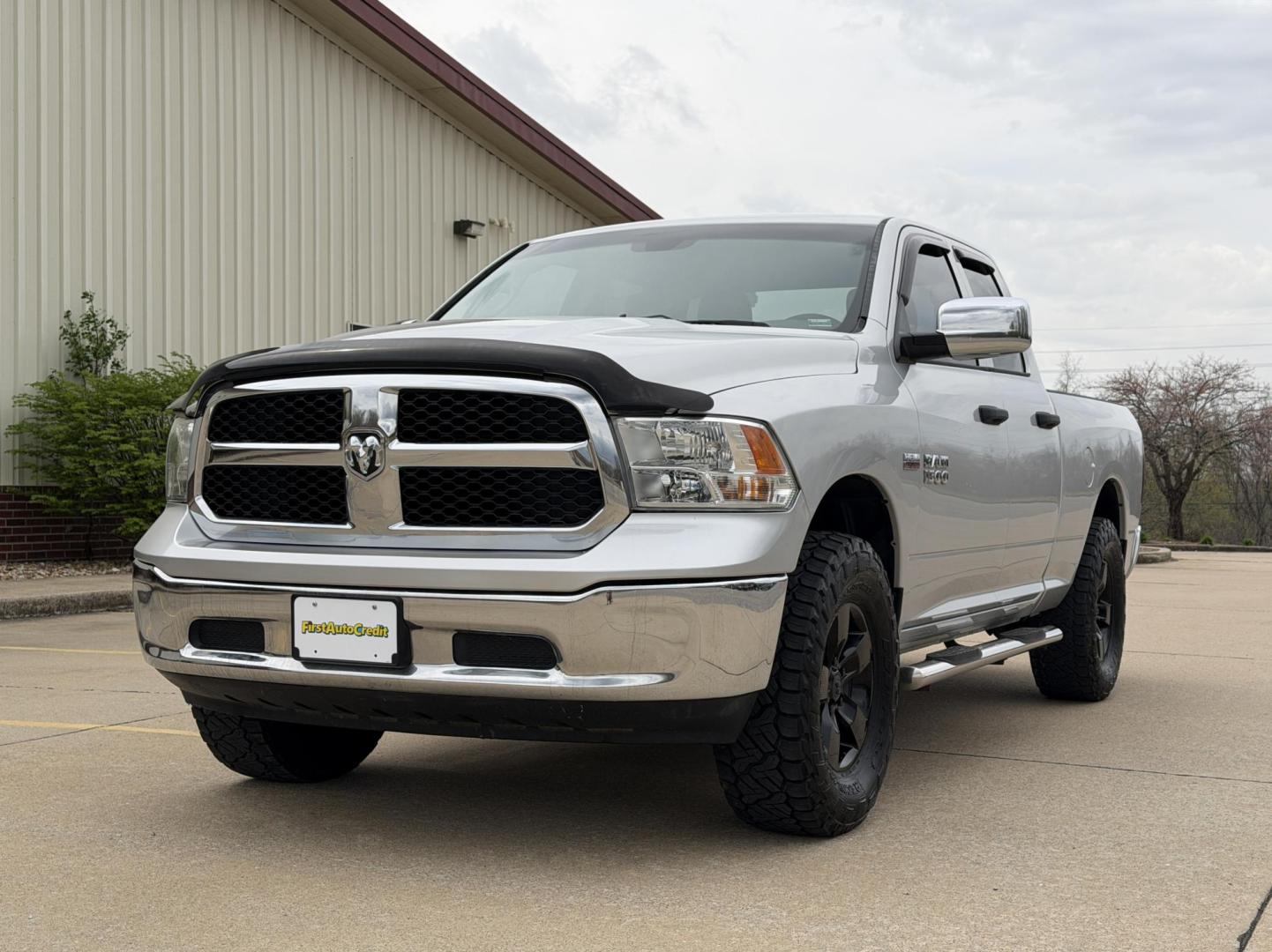 2016 SILVER /Gray RAM 1500 Tradesman Quad Cab 4WD (1C6RR7FT9GS) with an 5.7L V8 engine, Automatic transmission, located at 2990 Old Orchard Rd., Jackson, MO, 63755, 37.354214, -89.612106 - 2016 Ram 1500 Tradesman 129xxx miles 4x4 5.7L V8 HEMI Automatic Backup Camera Bluetooth Cruise Power Windows/Locks/Mirrors We have financing available and we accept trades! Fill out a credit application on our website or come by today! If you have any questions, give us a call at (573) 204 - Photo#4