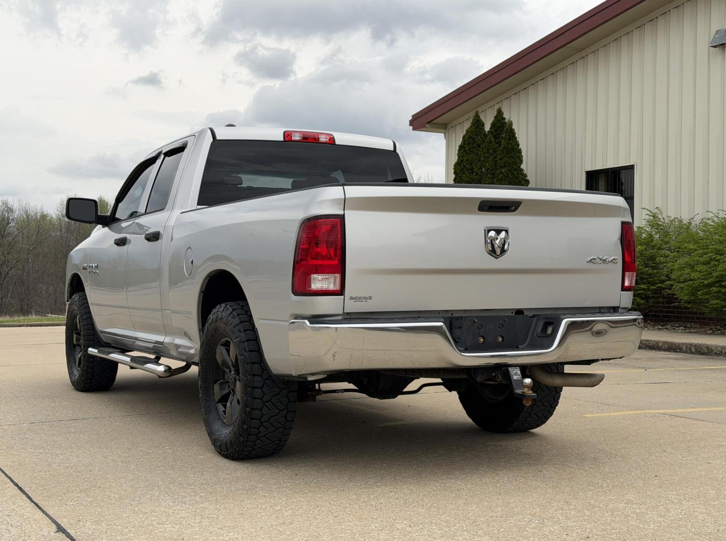 2016 SILVER /Gray RAM 1500 Tradesman Quad Cab 4WD (1C6RR7FT9GS) with an 5.7L V8 engine, Automatic transmission, located at 2990 Old Orchard Rd., Jackson, MO, 63755, 37.354214, -89.612106 - 2016 Ram 1500 Tradesman 129xxx miles 4x4 5.7L V8 HEMI Automatic Backup Camera Bluetooth Cruise Power Windows/Locks/Mirrors We have financing available and we accept trades! Fill out a credit application on our website or come by today! If you have any questions, give us a call at (573) 204 - Photo#8