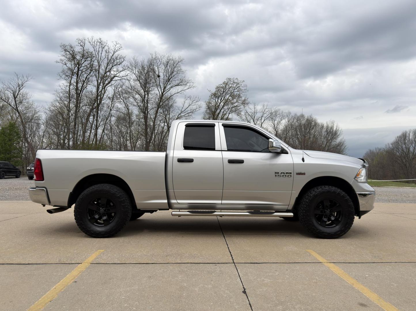 2016 SILVER /Gray RAM 1500 Tradesman Quad Cab 4WD (1C6RR7FT9GS) with an 5.7L V8 engine, Automatic transmission, located at 2990 Old Orchard Rd., Jackson, MO, 63755, 37.354214, -89.612106 - 2016 Ram 1500 Tradesman 129xxx miles 4x4 5.7L V8 HEMI Automatic Backup Camera Bluetooth Cruise Power Windows/Locks/Mirrors We have financing available and we accept trades! Fill out a credit application on our website or come by today! If you have any questions, give us a call at (573) 204 - Photo#6
