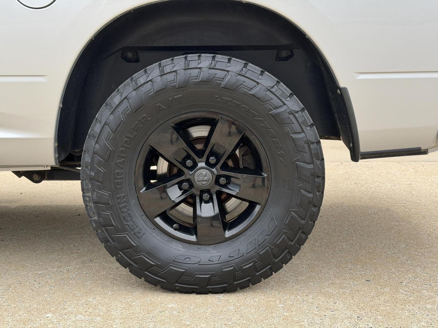 2016 SILVER /Gray RAM 1500 Tradesman Quad Cab 4WD (1C6RR7FT9GS) with an 5.7L V8 engine, Automatic transmission, located at 2990 Old Orchard Rd., Jackson, MO, 63755, 37.354214, -89.612106 - 2016 Ram 1500 Tradesman 129xxx miles 4x4 5.7L V8 HEMI Automatic Backup Camera Bluetooth Cruise Power Windows/Locks/Mirrors We have financing available and we accept trades! Fill out a credit application on our website or come by today! If you have any questions, give us a call at (573) 204 - Photo#32