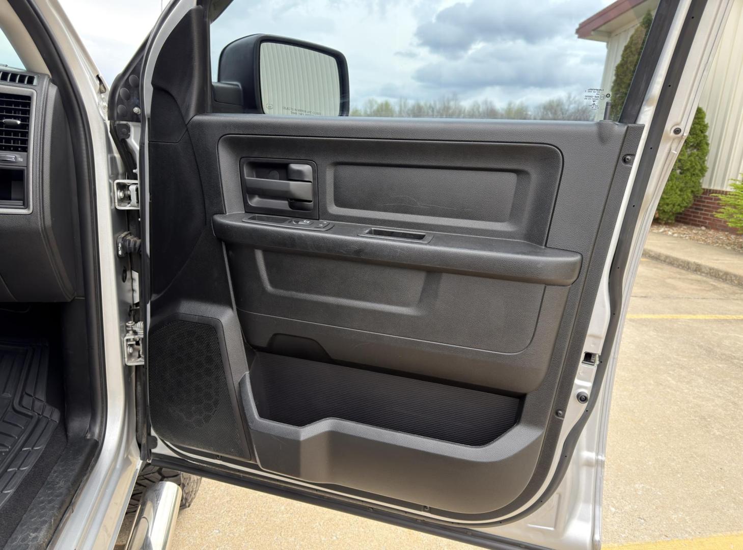 2016 SILVER /Gray RAM 1500 Tradesman Quad Cab 4WD (1C6RR7FT9GS) with an 5.7L V8 engine, Automatic transmission, located at 2990 Old Orchard Rd., Jackson, MO, 63755, 37.354214, -89.612106 - 2016 Ram 1500 Tradesman 129xxx miles 4x4 5.7L V8 HEMI Automatic Backup Camera Bluetooth Cruise Power Windows/Locks/Mirrors We have financing available and we accept trades! Fill out a credit application on our website or come by today! If you have any questions, give us a call at (573) 204 - Photo#13