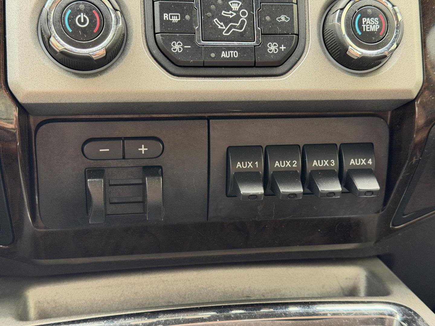 2016 WHITE /Tan Ford F-250 SD Lariat Crew Cab 4WD (1FT7W2BT3GE) with an 6.7L V8 DIESEL engine, Automatic transmission, located at 2990 Old Orchard Rd., Jackson, MO, 63755, 37.354214, -89.612106 - 2016 Ford F-250 Super Duty Lariat 120xxx miles 4x4 6.7L V8 Diesel Automatic Leather Navigation Power/Heated/Cooled Seats Heated Steering Wheel Backup Camera Sunroof Bluetooth Remote Start Cruise Power Windows/Locks/Mirrors We have financing available and we accept trades! Fill out a c - Photo#31