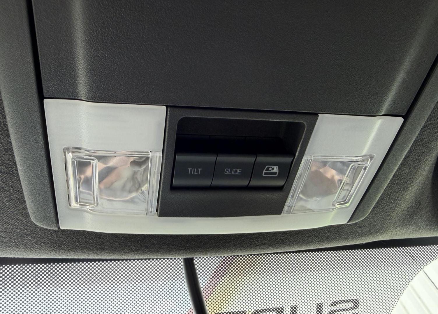 2016 WHITE /Tan Ford F-250 SD Lariat Crew Cab 4WD (1FT7W2BT3GE) with an 6.7L V8 DIESEL engine, Automatic transmission, located at 2990 Old Orchard Rd., Jackson, MO, 63755, 37.354214, -89.612106 - 2016 Ford F-250 Super Duty Lariat 120xxx miles 4x4 6.7L V8 Diesel Automatic Leather Navigation Power/Heated/Cooled Seats Heated Steering Wheel Backup Camera Sunroof Bluetooth Remote Start Cruise Power Windows/Locks/Mirrors We have financing available and we accept trades! Fill out a c - Photo#35