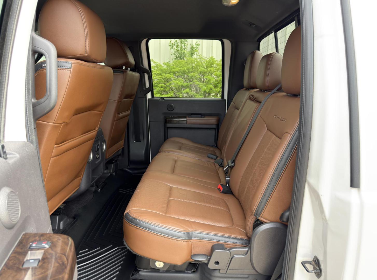 2016 WHITE /Tan Ford F-250 SD Lariat Crew Cab 4WD (1FT7W2BT3GE) with an 6.7L V8 DIESEL engine, Automatic transmission, located at 2990 Old Orchard Rd., Jackson, MO, 63755, 37.354214, -89.612106 - 2016 Ford F-250 Super Duty Lariat 120xxx miles 4x4 6.7L V8 Diesel Automatic Leather Navigation Power/Heated/Cooled Seats Heated Steering Wheel Backup Camera Sunroof Bluetooth Remote Start Cruise Power Windows/Locks/Mirrors We have financing available and we accept trades! Fill out a c - Photo#20