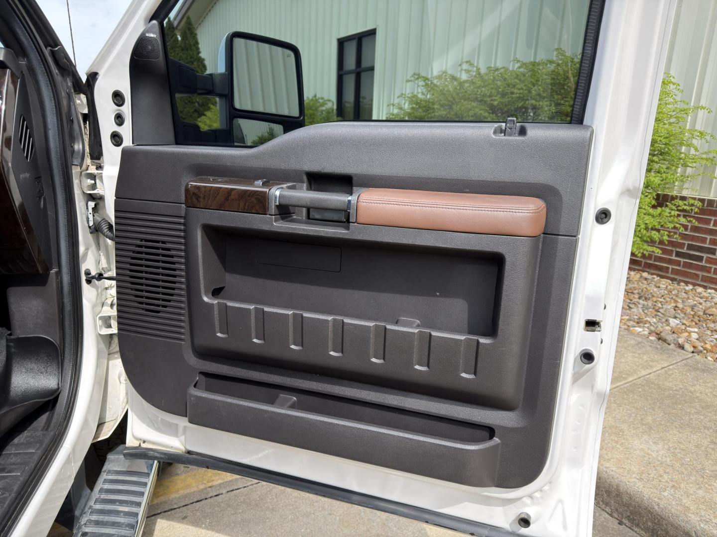 2016 WHITE /Tan Ford F-250 SD Lariat Crew Cab 4WD (1FT7W2BT3GE) with an 6.7L V8 DIESEL engine, Automatic transmission, located at 2990 Old Orchard Rd., Jackson, MO, 63755, 37.354214, -89.612106 - 2016 Ford F-250 Super Duty Lariat 120xxx miles 4x4 6.7L V8 Diesel Automatic Leather Navigation Power/Heated/Cooled Seats Heated Steering Wheel Backup Camera Sunroof Bluetooth Remote Start Cruise Power Windows/Locks/Mirrors We have financing available and we accept trades! Fill out a c - Photo#18