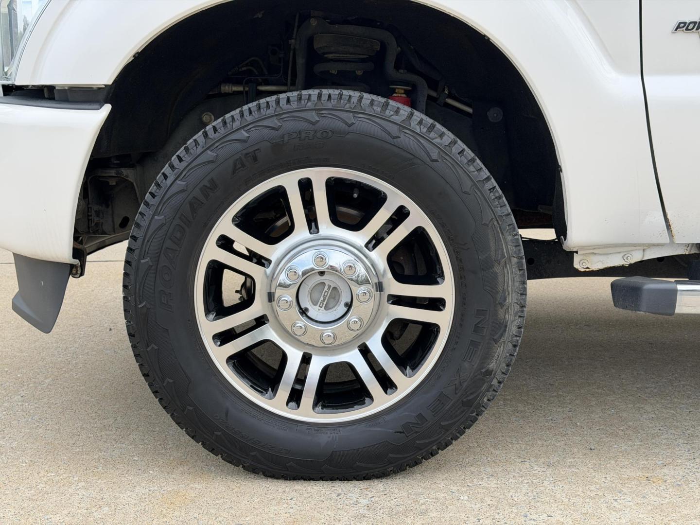 2016 WHITE /Tan Ford F-250 SD Lariat Crew Cab 4WD (1FT7W2BT3GE) with an 6.7L V8 DIESEL engine, Automatic transmission, located at 2990 Old Orchard Rd., Jackson, MO, 63755, 37.354214, -89.612106 - 2016 Ford F-250 Super Duty Lariat 120xxx miles 4x4 6.7L V8 Diesel Automatic Leather Navigation Power/Heated/Cooled Seats Heated Steering Wheel Backup Camera Sunroof Bluetooth Remote Start Cruise Power Windows/Locks/Mirrors We have financing available and we accept trades! Fill out a c - Photo#41