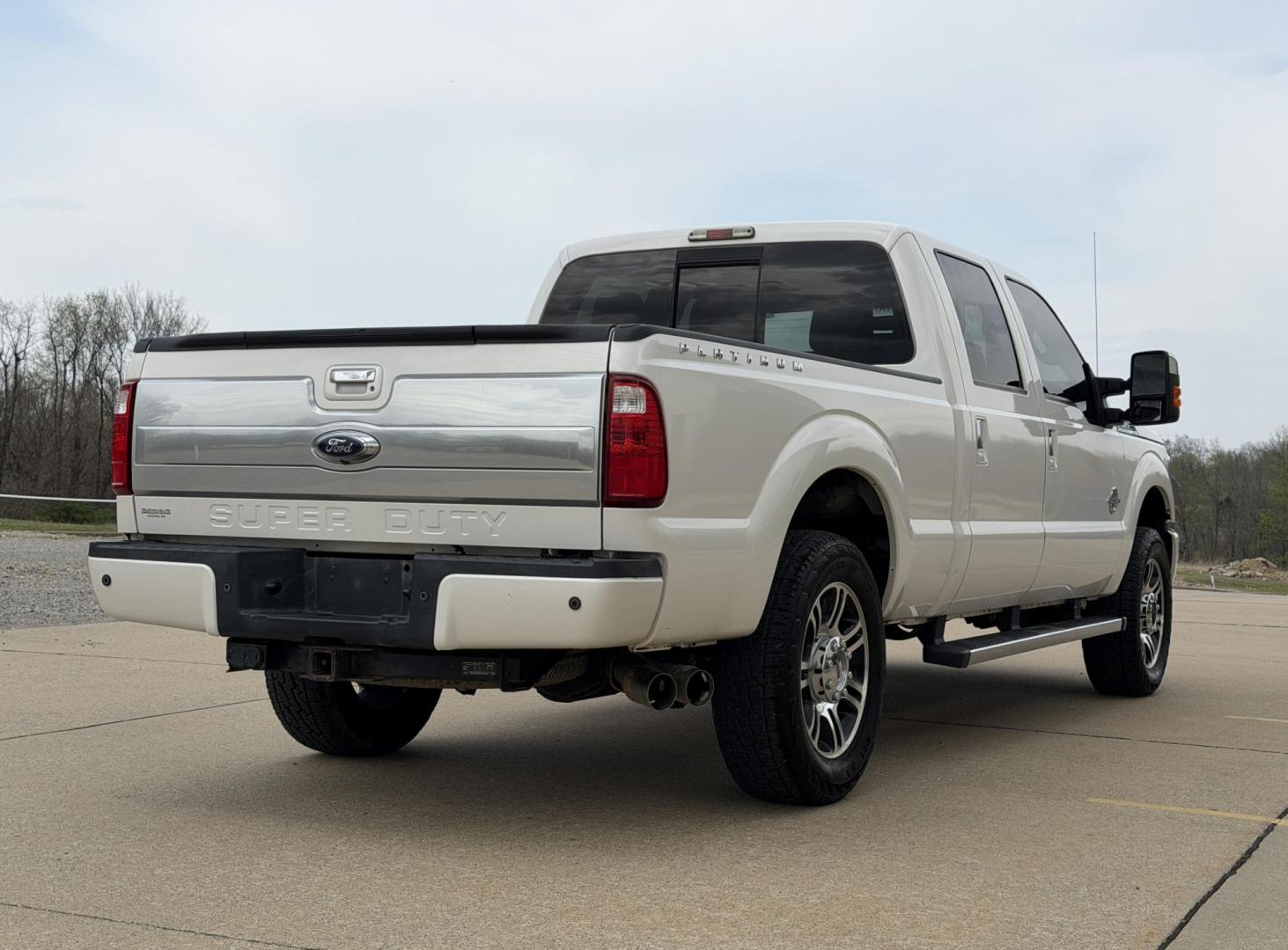 2016 WHITE /Tan Ford F-250 SD Lariat Crew Cab 4WD (1FT7W2BT3GE) with an 6.7L V8 DIESEL engine, Automatic transmission, located at 2990 Old Orchard Rd., Jackson, MO, 63755, 37.354214, -89.612106 - 2016 Ford F-250 Super Duty Lariat 120xxx miles 4x4 6.7L V8 Diesel Automatic Leather Navigation Power/Heated/Cooled Seats Heated Steering Wheel Backup Camera Sunroof Bluetooth Remote Start Cruise Power Windows/Locks/Mirrors We have financing available and we accept trades! Fill out a c - Photo#12
