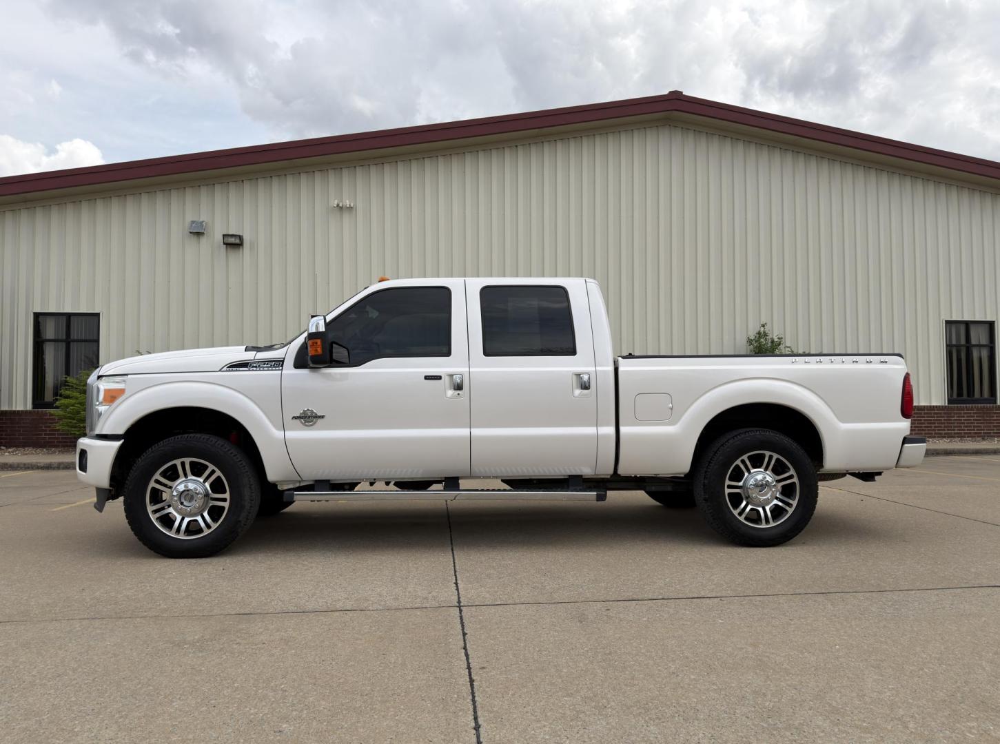 2016 WHITE /Tan Ford F-250 SD Lariat Crew Cab 4WD (1FT7W2BT3GE) with an 6.7L V8 DIESEL engine, Automatic transmission, located at 2990 Old Orchard Rd., Jackson, MO, 63755, 37.354214, -89.612106 - 2016 Ford F-250 Super Duty Lariat 120xxx miles 4x4 6.7L V8 Diesel Automatic Leather Navigation Power/Heated/Cooled Seats Heated Steering Wheel Backup Camera Sunroof Bluetooth Remote Start Cruise Power Windows/Locks/Mirrors We have financing available and we accept trades! Fill out a c - Photo#10