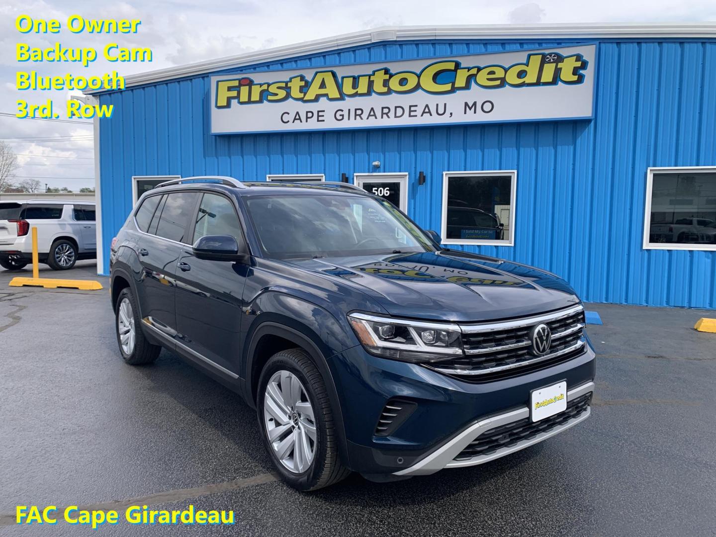 2021 BLUE /BLACK Volkswagen Atlas V6 SEL 4MOTION (1V2BR2CAXMC) with an 3.6L V6 DOHC 24V engine, Automatic transmission, located at 506 S. Kingshighway, Cape Girardeau, MO, 63703, (573) 235-5000, 37.294991, -89.553635 - 2021 Volkswagen Atlas V6 SEL 4MOTION 48,xxx miles One Owner! AWD Heated Seats Bluetooth Adaptive Cruise Backup Camera 3rd. Row Sunroof We have financing available and we accept trades! Fill out a credit application on our website or come by today! If you have any questions, give us a ca - Photo#0