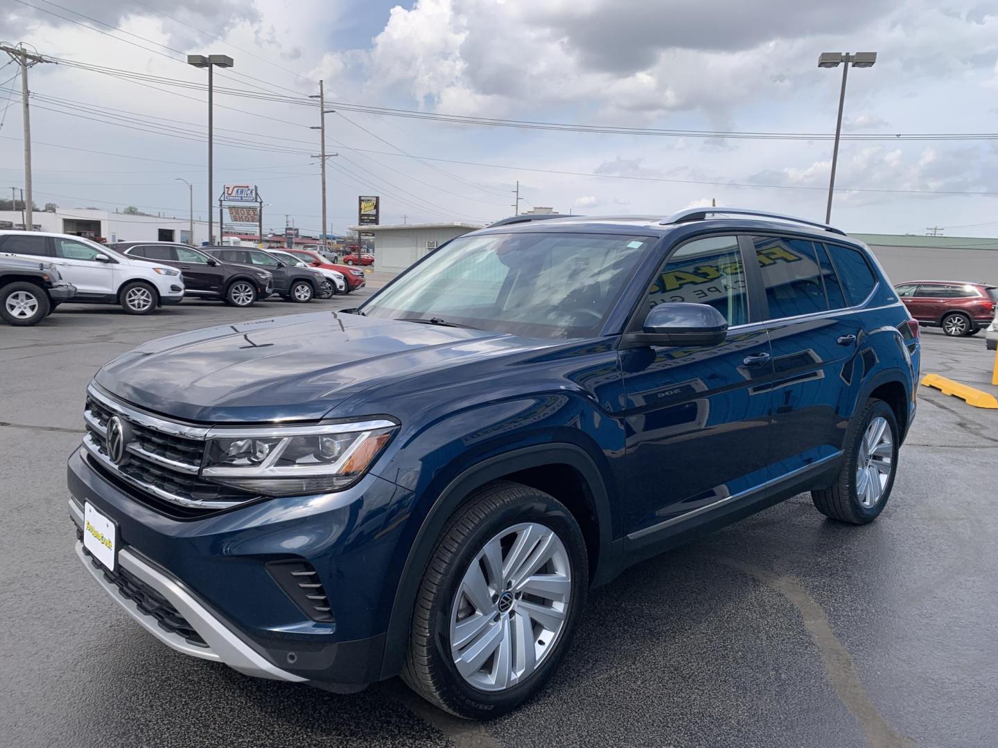 2021 BLUE /BLACK Volkswagen Atlas V6 SEL 4MOTION (1V2BR2CAXMC) with an 3.6L V6 DOHC 24V engine, Automatic transmission, located at 506 S. Kingshighway, Cape Girardeau, MO, 63703, (573) 235-5000, 37.294991, -89.553635 - 2021 Volkswagen Atlas V6 SEL 4MOTION 48,xxx miles One Owner! AWD Heated Seats Bluetooth Adaptive Cruise Backup Camera 3rd. Row Sunroof We have financing available and we accept trades! Fill out a credit application on our website or come by today! If you have any questions, give us a ca - Photo#3