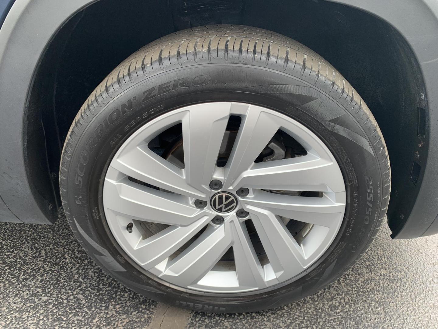 2021 BLUE /BLACK Volkswagen Atlas V6 SEL 4MOTION (1V2BR2CAXMC) with an 3.6L V6 DOHC 24V engine, Automatic transmission, located at 506 S. Kingshighway, Cape Girardeau, MO, 63703, (573) 235-5000, 37.294991, -89.553635 - 2021 Volkswagen Atlas V6 SEL 4MOTION 48,xxx miles One Owner! AWD Heated Seats Bluetooth Adaptive Cruise Backup Camera 3rd. Row Sunroof We have financing available and we accept trades! Fill out a credit application on our website or come by today! If you have any questions, give us a ca - Photo#37