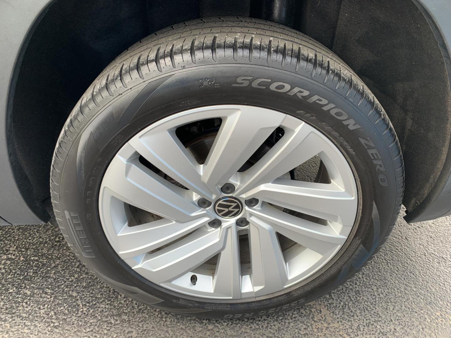 2021 BLUE /BLACK Volkswagen Atlas V6 SEL 4MOTION (1V2BR2CAXMC) with an 3.6L V6 DOHC 24V engine, Automatic transmission, located at 506 S. Kingshighway, Cape Girardeau, MO, 63703, (573) 235-5000, 37.294991, -89.553635 - 2021 Volkswagen Atlas V6 SEL 4MOTION 48,xxx miles One Owner! AWD Heated Seats Bluetooth Adaptive Cruise Backup Camera 3rd. Row Sunroof We have financing available and we accept trades! Fill out a credit application on our website or come by today! If you have any questions, give us a ca - Photo#39