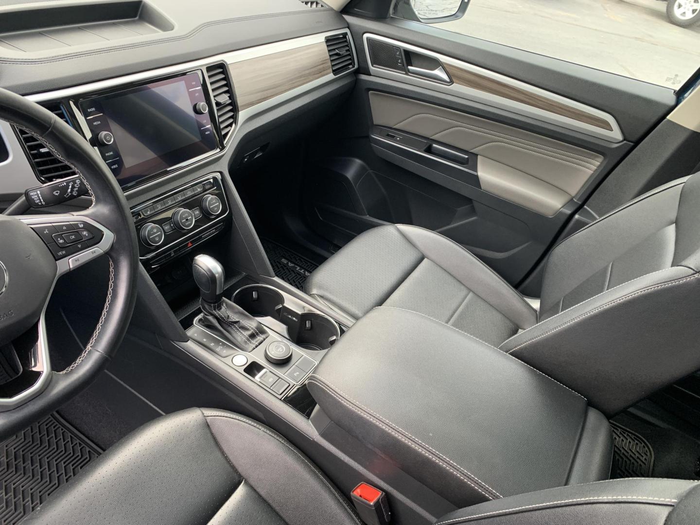 2021 BLUE /BLACK Volkswagen Atlas V6 SEL 4MOTION (1V2BR2CAXMC) with an 3.6L V6 DOHC 24V engine, Automatic transmission, located at 506 S. Kingshighway, Cape Girardeau, MO, 63703, (573) 235-5000, 37.294991, -89.553635 - 2021 Volkswagen Atlas V6 SEL 4MOTION 48,xxx miles One Owner! AWD Heated Seats Bluetooth Adaptive Cruise Backup Camera 3rd. Row Sunroof We have financing available and we accept trades! Fill out a credit application on our website or come by today! If you have any questions, give us a ca - Photo#28