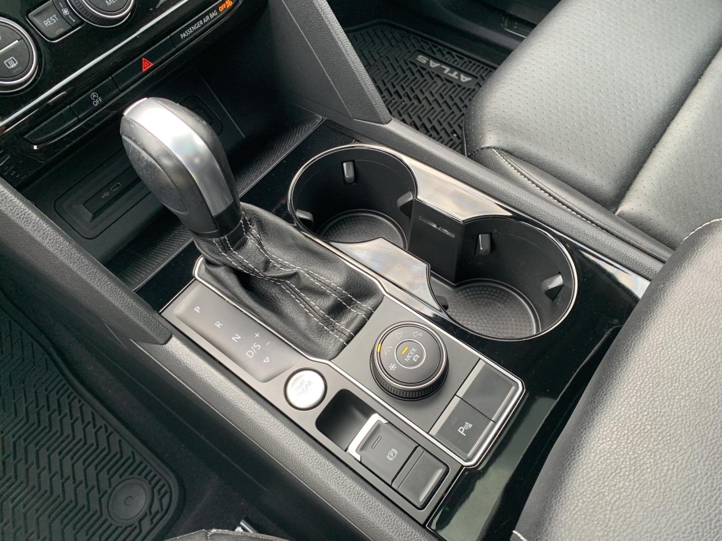 2021 BLUE /BLACK Volkswagen Atlas V6 SEL 4MOTION (1V2BR2CAXMC) with an 3.6L V6 DOHC 24V engine, Automatic transmission, located at 506 S. Kingshighway, Cape Girardeau, MO, 63703, (573) 235-5000, 37.294991, -89.553635 - 2021 Volkswagen Atlas V6 SEL 4MOTION 48,xxx miles One Owner! AWD Heated Seats Bluetooth Adaptive Cruise Backup Camera 3rd. Row Sunroof We have financing available and we accept trades! Fill out a credit application on our website or come by today! If you have any questions, give us a ca - Photo#32