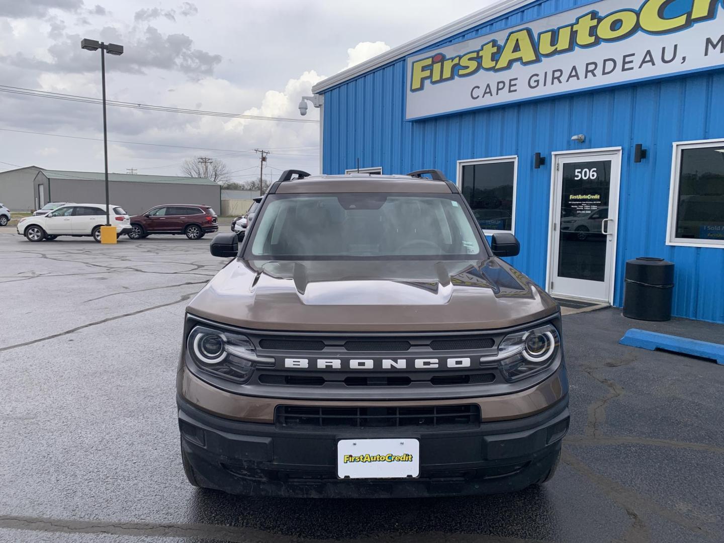 2022 Bronze /GRAY Ford Bronco Sport Big Bend (3FMCR9B69NR) with an 1.5L L3 engine, 8A transmission, located at 506 S. Kingshighway, Cape Girardeau, MO, 63703, (573) 235-5000, 37.294991, -89.553635 - 2022 Ford Bronco Sport Big Bend 38,xxx miles One Owner! 4WD Cruise Bluetooth Power Windows/Locks/Mirrors We have financing available and we accept trades! Fill out a credit application on our website or come by today! If you have any questions, give us a call at (573) 235-5000 or visit our - Photo#1