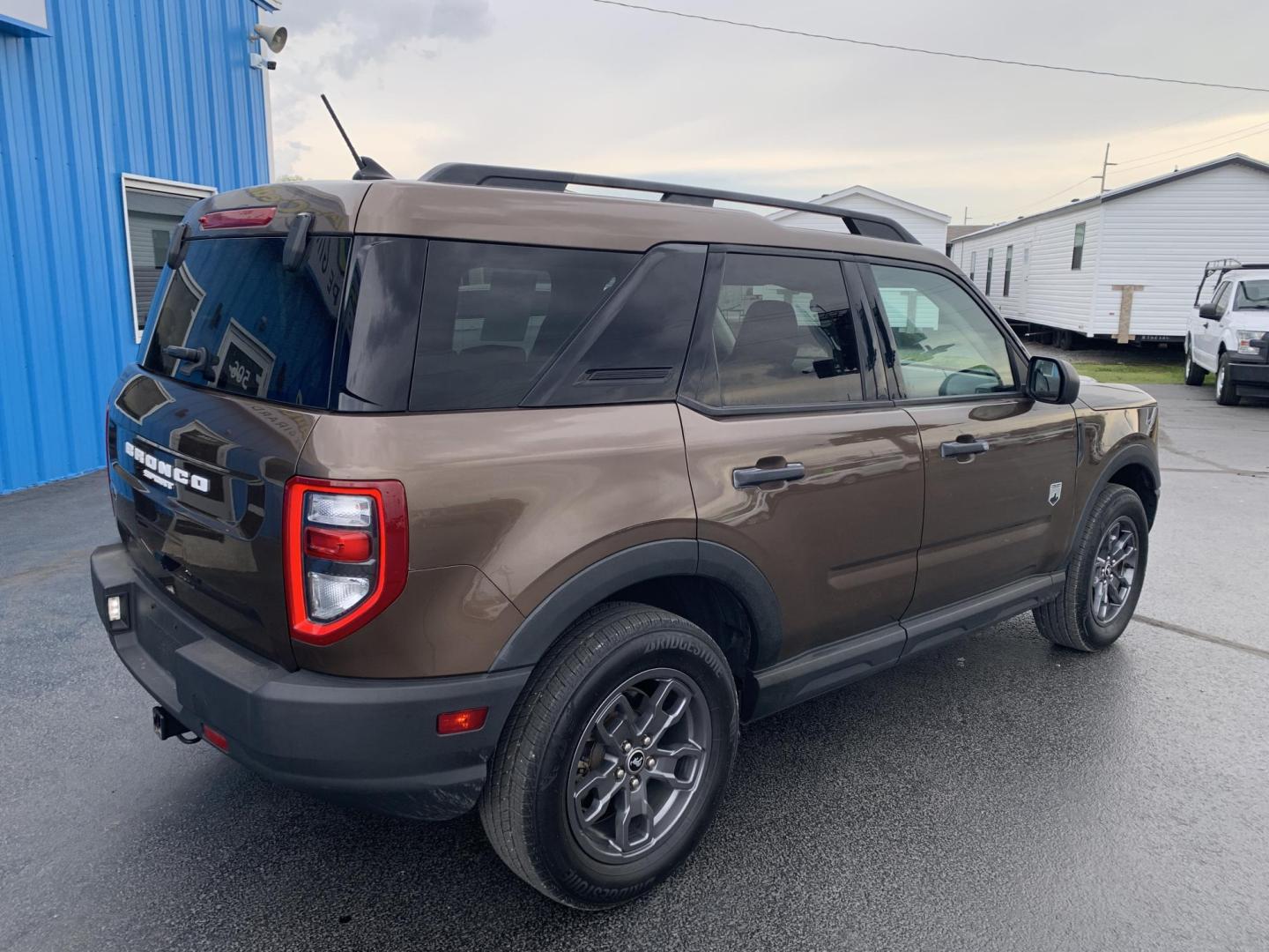 2022 Bronze /GRAY Ford Bronco Sport Big Bend (3FMCR9B69NR) with an 1.5L L3 engine, 8A transmission, located at 506 S. Kingshighway, Cape Girardeau, MO, 63703, (573) 235-5000, 37.294991, -89.553635 - 2022 Ford Bronco Sport Big Bend 38,xxx miles One Owner! 4WD Cruise Bluetooth Power Windows/Locks/Mirrors We have financing available and we accept trades! Fill out a credit application on our website or come by today! If you have any questions, give us a call at (573) 235-5000 or visit our - Photo#8