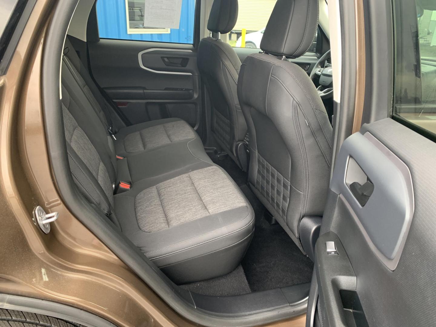 2022 Bronze /GRAY Ford Bronco Sport Big Bend (3FMCR9B69NR) with an 1.5L L3 engine, 8A transmission, located at 506 S. Kingshighway, Cape Girardeau, MO, 63703, (573) 235-5000, 37.294991, -89.553635 - 2022 Ford Bronco Sport Big Bend 38,xxx miles One Owner! 4WD Cruise Bluetooth Power Windows/Locks/Mirrors We have financing available and we accept trades! Fill out a credit application on our website or come by today! If you have any questions, give us a call at (573) 235-5000 or visit our - Photo#14