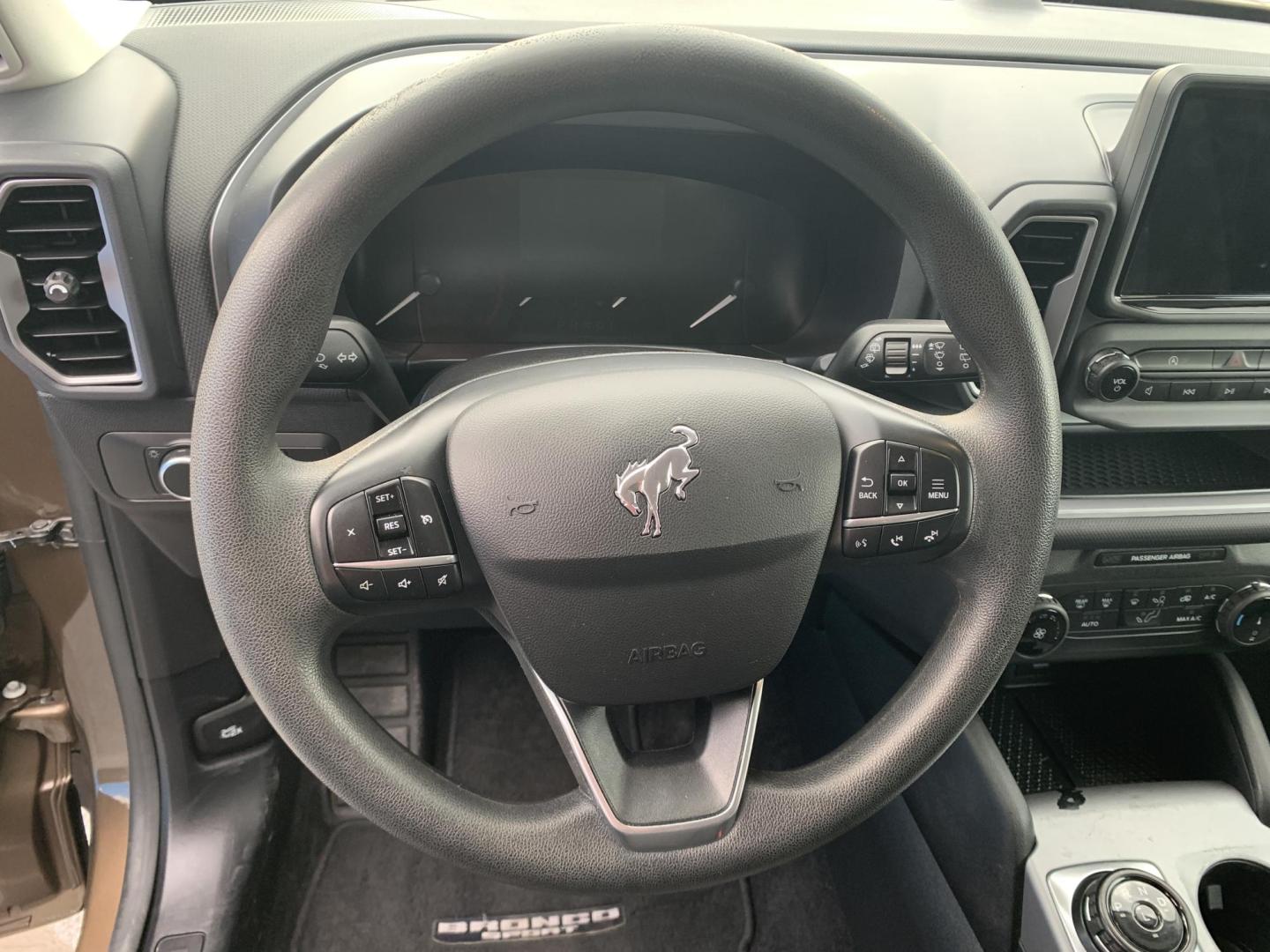 2022 Bronze /GRAY Ford Bronco Sport Big Bend (3FMCR9B69NR) with an 1.5L L3 engine, 8A transmission, located at 506 S. Kingshighway, Cape Girardeau, MO, 63703, (573) 235-5000, 37.294991, -89.553635 - 2022 Ford Bronco Sport Big Bend 38,xxx miles One Owner! 4WD Cruise Bluetooth Power Windows/Locks/Mirrors We have financing available and we accept trades! Fill out a credit application on our website or come by today! If you have any questions, give us a call at (573) 235-5000 or visit our - Photo#25