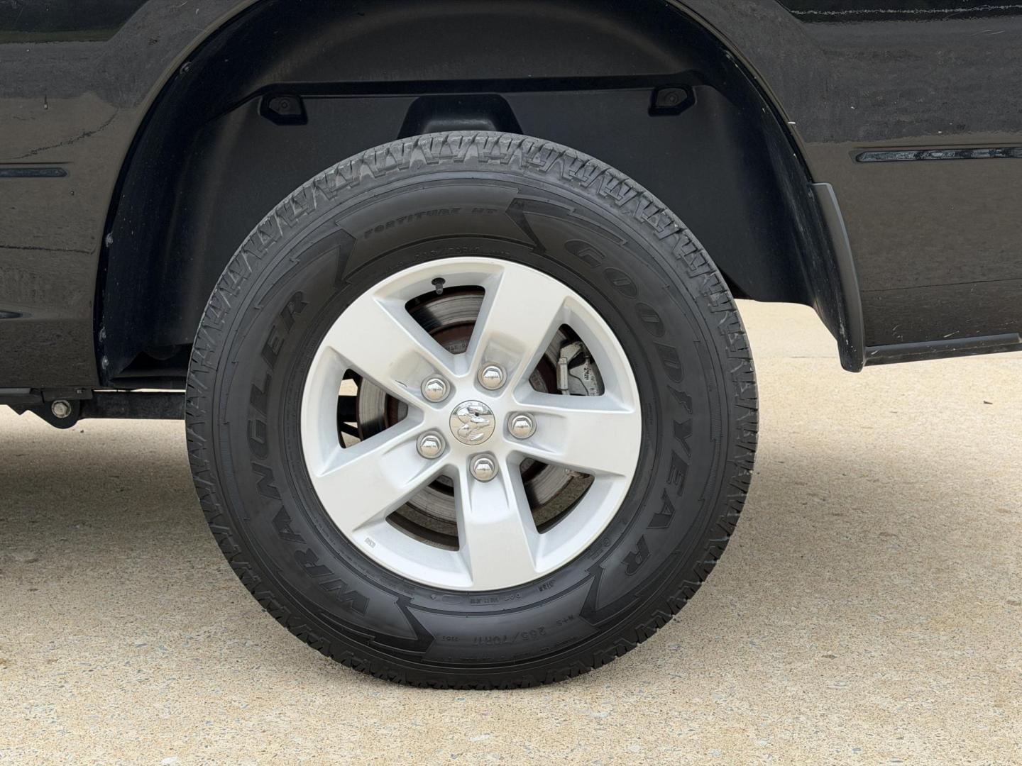 2022 BLACK /Gray RAM 1500 Classic Tradesman Crew Cab SWB 4WD (3C6RR7KT0NG) with an 5.7L V8 engine, Automatic transmission, located at 2990 Old Orchard Rd., Jackson, MO, 63755, 37.354214, -89.612106 - 2022 Ram 1500 Classic Tradesman 1-Owner 133xxx miles 4x4 5.7L V8 Automatic Backup Camera Bluetooth Cruise Power Windows/Locks/Mirrors We have financing available and we accept trades! Fill out a credit application on our website or come by today! If you have any questions, give us a call - Photo#33