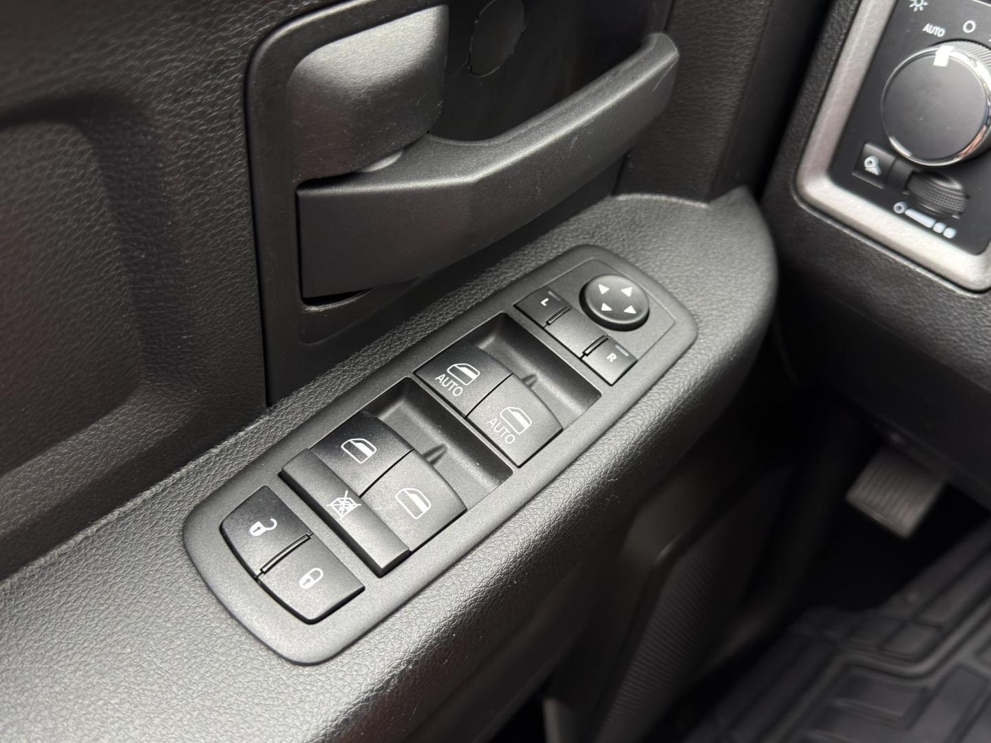 2022 BLACK /Gray RAM 1500 Classic Tradesman Crew Cab SWB 4WD (3C6RR7KT0NG) with an 5.7L V8 engine, Automatic transmission, located at 2990 Old Orchard Rd., Jackson, MO, 63755, 37.354214, -89.612106 - 2022 Ram 1500 Classic Tradesman 1-Owner 133xxx miles 4x4 5.7L V8 Automatic Backup Camera Bluetooth Cruise Power Windows/Locks/Mirrors We have financing available and we accept trades! Fill out a credit application on our website or come by today! If you have any questions, give us a call - Photo#28