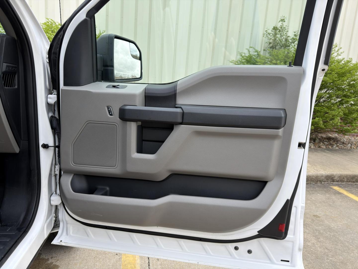 2020 WHITE /Gray Ford F-150 XL SuperCab 8-ft. 2WD (1FTEX1C43LK) with an 3.5L V6 engine, Automatic transmission, located at 2990 Old Orchard Rd., Jackson, MO, 63755, 37.354214, -89.612106 - 2020 Ford F-150 XL 1-Owner 101xxx miles Rear Wheel Drive 3.5L V6 Automatic Backup Camera Bluetooth Cruise Power Windows/Locks/Mirrors We have financing available and we accept trades! Fill out a credit application on our website or come by today! If you have any questions, give us a call - Photo#12