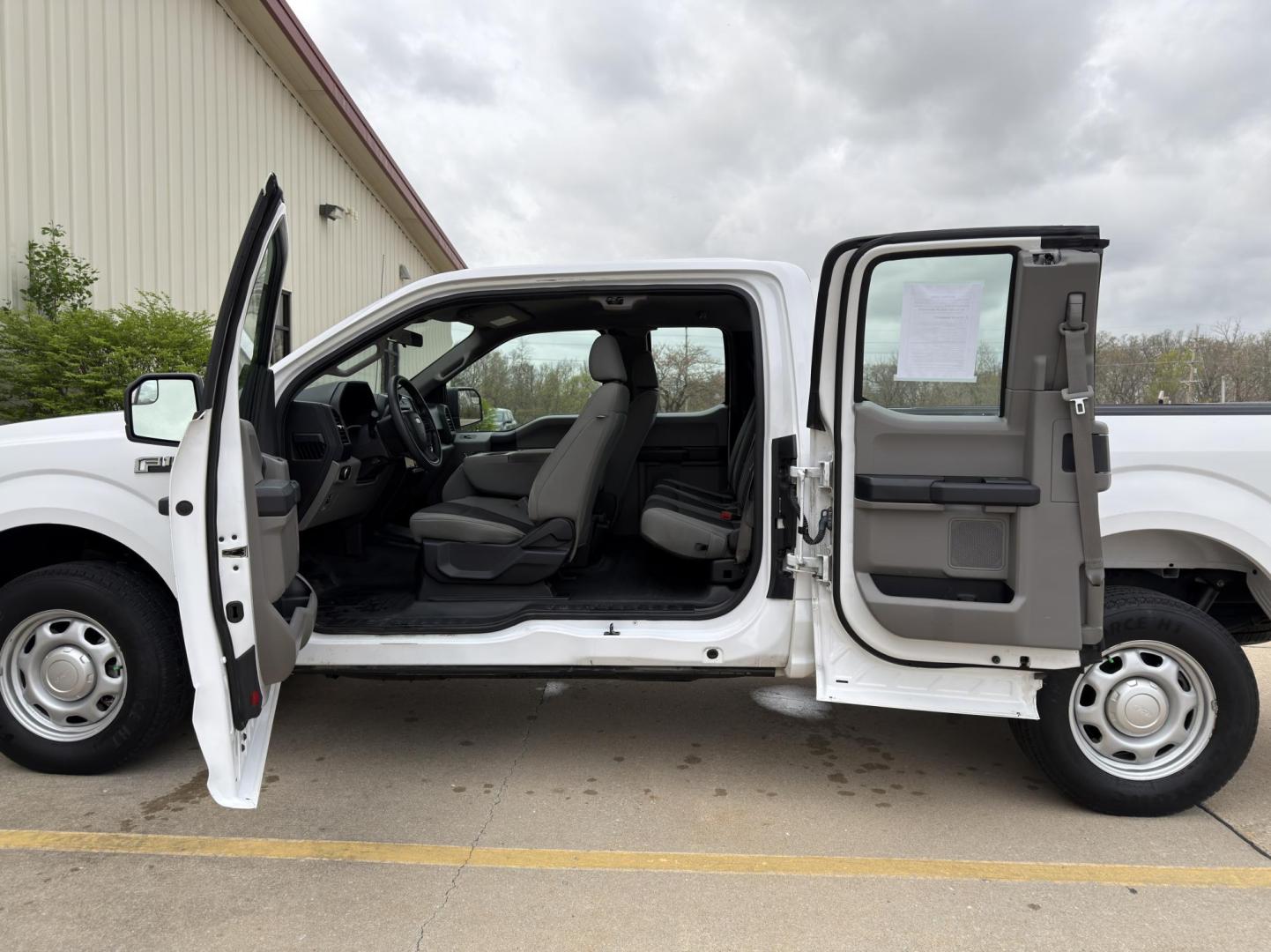 2020 WHITE /Gray Ford F-150 XL SuperCab 8-ft. 2WD (1FTEX1C43LK) with an 3.5L V6 engine, Automatic transmission, located at 2990 Old Orchard Rd., Jackson, MO, 63755, 37.354214, -89.612106 - 2020 Ford F-150 XL 1-Owner 101xxx miles Rear Wheel Drive 3.5L V6 Automatic Backup Camera Bluetooth Cruise Power Windows/Locks/Mirrors We have financing available and we accept trades! Fill out a credit application on our website or come by today! If you have any questions, give us a call - Photo#15