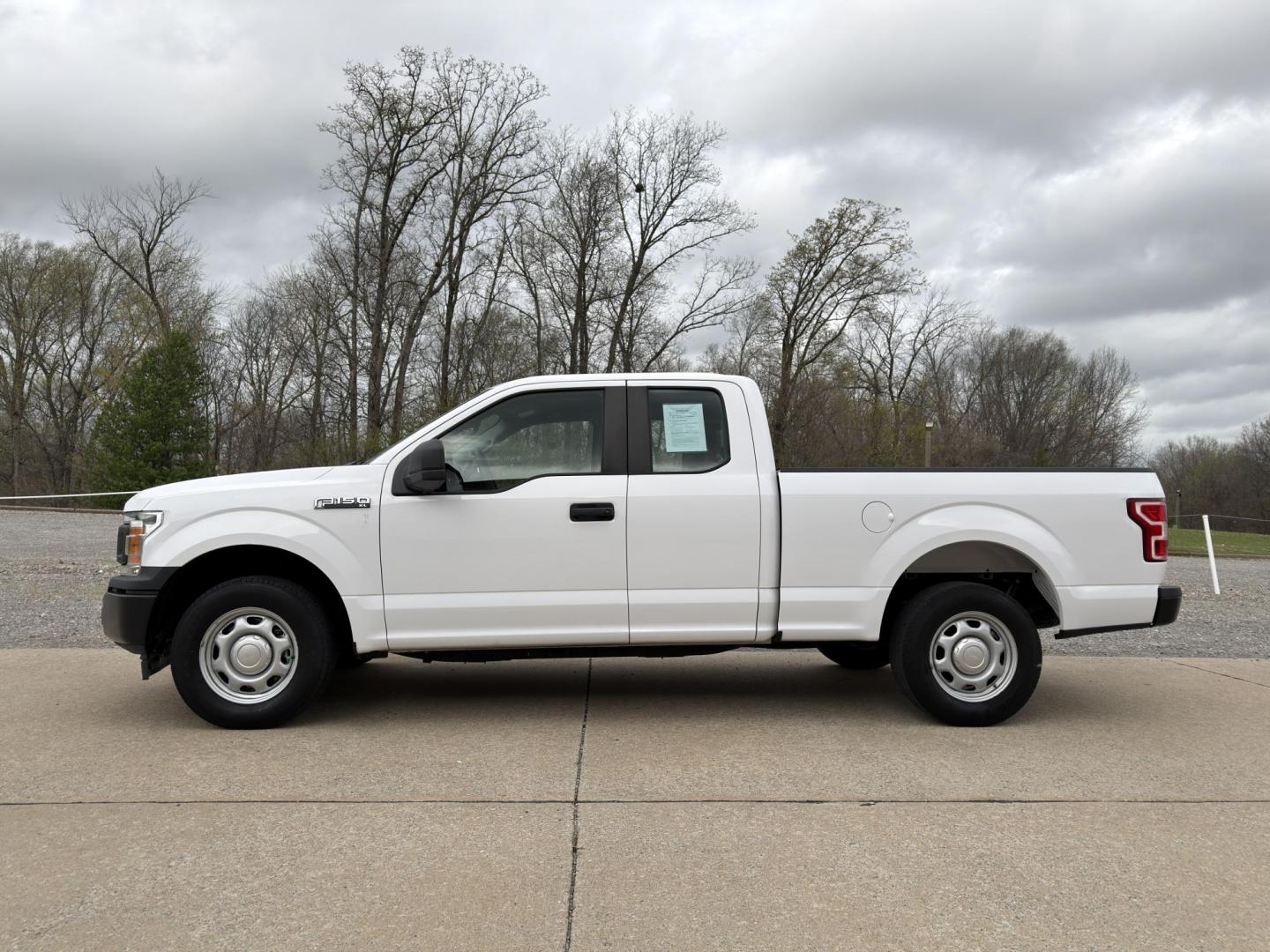 2020 WHITE /Gray Ford F-150 XL SuperCab 8-ft. 2WD (1FTEX1C43LK) with an 3.5L V6 engine, Automatic transmission, located at 2990 Old Orchard Rd., Jackson, MO, 63755, 37.354214, -89.612106 - 2020 Ford F-150 XL 1-Owner 101xxx miles Rear Wheel Drive 3.5L V6 Automatic Backup Camera Bluetooth Cruise Power Windows/Locks/Mirrors We have financing available and we accept trades! Fill out a credit application on our website or come by today! If you have any questions, give us a call - Photo#4