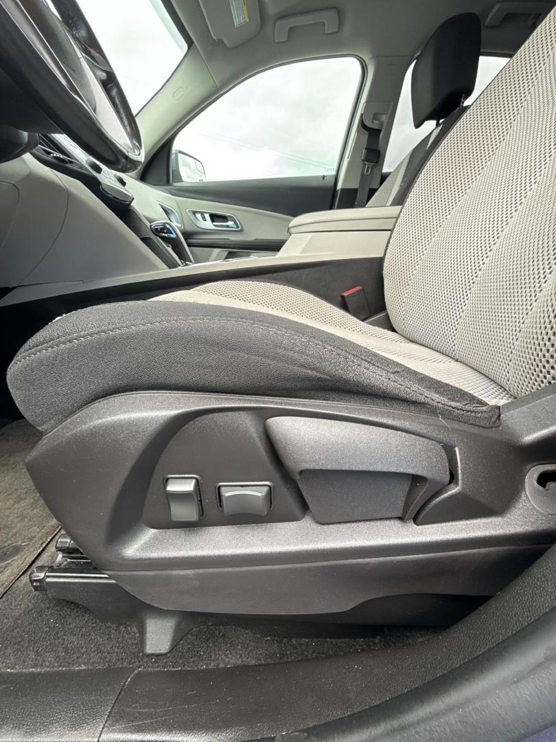 2014 BLUE /GRAY Chevrolet Equinox LT 2WD (2GNALBEK6E6) with an 2.4L L4 engine, Automatic transmission, located at 506 S. Kingshighway, Cape Girardeau, MO, 63703, (573) 235-5000, 37.294991, -89.553635 - 2013 Chevrolet Equinox 1LT 91,xxx miles 2.4L 4 CYL Automatic Back Up Camera Cruise Control Front Wheel Drive Power windows/locks/mirrors We have financing available and we accept trades! Fill out a credit application on our website or come by today! If you have any questions, give us a call - Photo#17