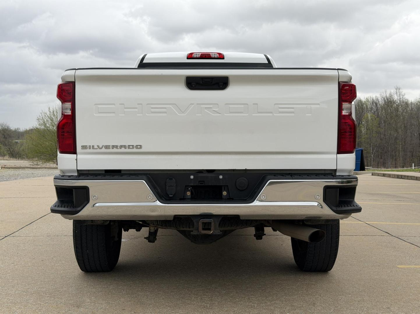 2021 WHITE /Black Chevrolet Silverado 2500HD Work Truck Regular Cab 4WD (1GC3YLE73MF) with an 6.6L V8 engine, Automatic transmission, located at 2990 Old Orchard Rd., Jackson, MO, 63755, 37.354214, -89.612106 - 2021 Chevrolet Silverado 2500HD 1-Owner 188xxx miles 4x4 6.6L V8 Automatic Backup Camera Bluetooth Cruise Power Windows/Locks/Mirrors We have financing available and we accept trades! Fill out a credit application on our website or come by today! If you have any questions, give us a call - Photo#9