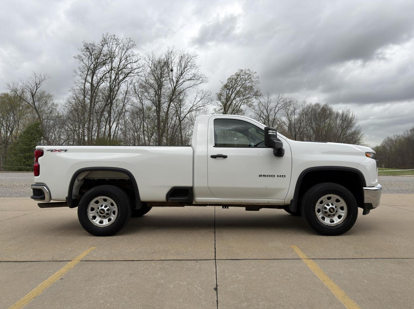 2021 WHITE /Black Chevrolet Silverado 2500HD Work Truck Regular Cab 4WD (1GC3YLE73MF) with an 6.6L V8 engine, Automatic transmission, located at 2990 Old Orchard Rd., Jackson, MO, 63755, 37.354214, -89.612106 - 2021 Chevrolet Silverado 2500HD 1-Owner 188xxx miles 4x4 6.6L V8 Automatic Backup Camera Bluetooth Cruise Power Windows/Locks/Mirrors We have financing available and we accept trades! Fill out a credit application on our website or come by today! If you have any questions, give us a call - Photo#6