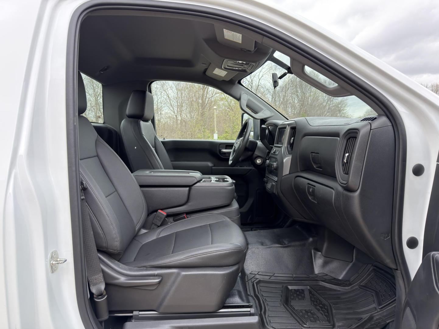 2021 WHITE /Black Chevrolet Silverado 2500HD Work Truck Regular Cab 4WD (1GC3YLE73MF) with an 6.6L V8 engine, Automatic transmission, located at 2990 Old Orchard Rd., Jackson, MO, 63755, 37.354214, -89.612106 - 2021 Chevrolet Silverado 2500HD 1-Owner 188xxx miles 4x4 6.6L V8 Automatic Backup Camera Bluetooth Cruise Power Windows/Locks/Mirrors We have financing available and we accept trades! Fill out a credit application on our website or come by today! If you have any questions, give us a call - Photo#14