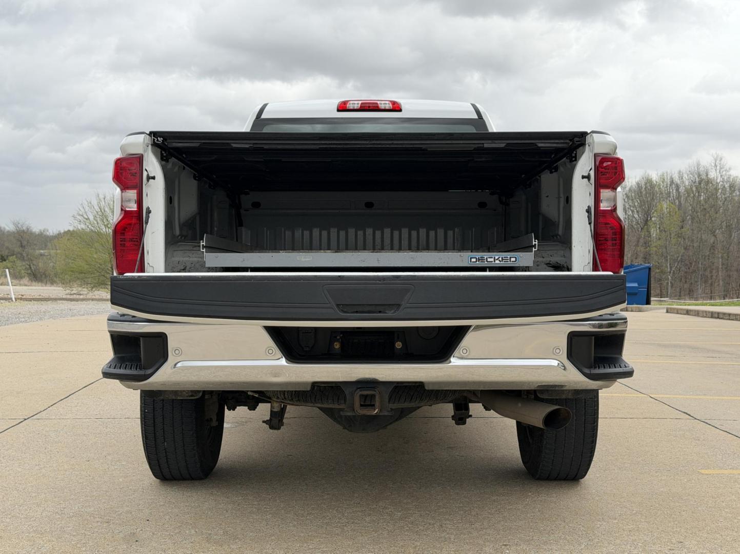 2021 WHITE /Black Chevrolet Silverado 2500HD Work Truck Regular Cab 4WD (1GC3YLE73MF) with an 6.6L V8 engine, Automatic transmission, located at 2990 Old Orchard Rd., Jackson, MO, 63755, 37.354214, -89.612106 - 2021 Chevrolet Silverado 2500HD 1-Owner 188xxx miles 4x4 6.6L V8 Automatic Backup Camera Bluetooth Cruise Power Windows/Locks/Mirrors We have financing available and we accept trades! Fill out a credit application on our website or come by today! If you have any questions, give us a call - Photo#15