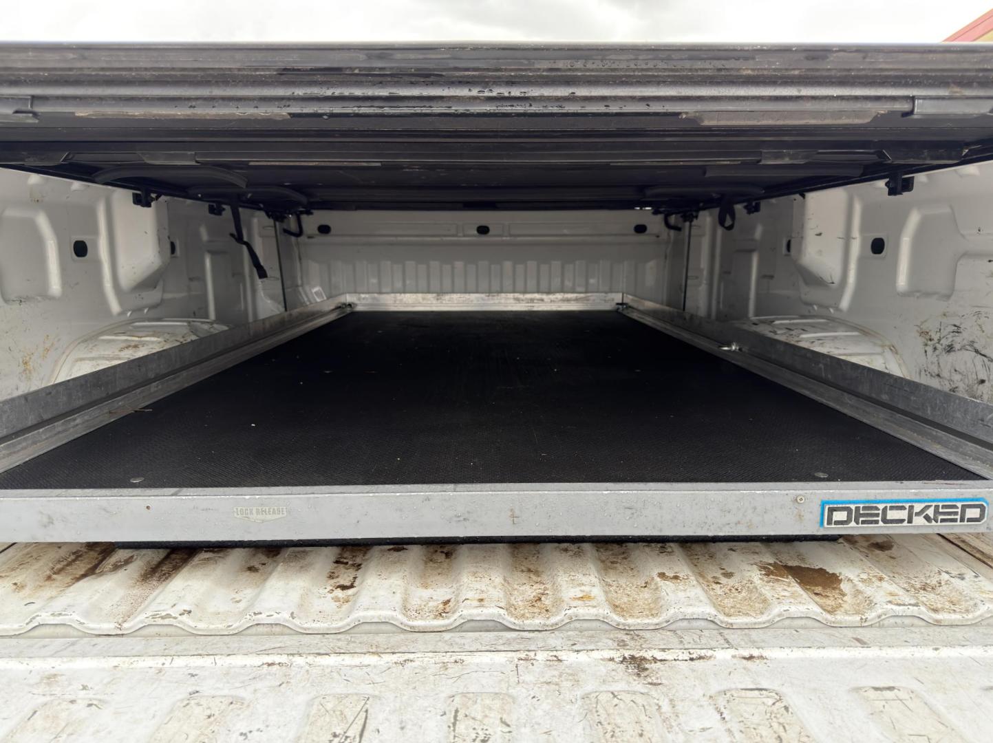 2021 WHITE /Black Chevrolet Silverado 2500HD Work Truck Regular Cab 4WD (1GC3YLE73MF) with an 6.6L V8 engine, Automatic transmission, located at 2990 Old Orchard Rd., Jackson, MO, 63755, 37.354214, -89.612106 - 2021 Chevrolet Silverado 2500HD 1-Owner 188xxx miles 4x4 6.6L V8 Automatic Backup Camera Bluetooth Cruise Power Windows/Locks/Mirrors We have financing available and we accept trades! Fill out a credit application on our website or come by today! If you have any questions, give us a call - Photo#16