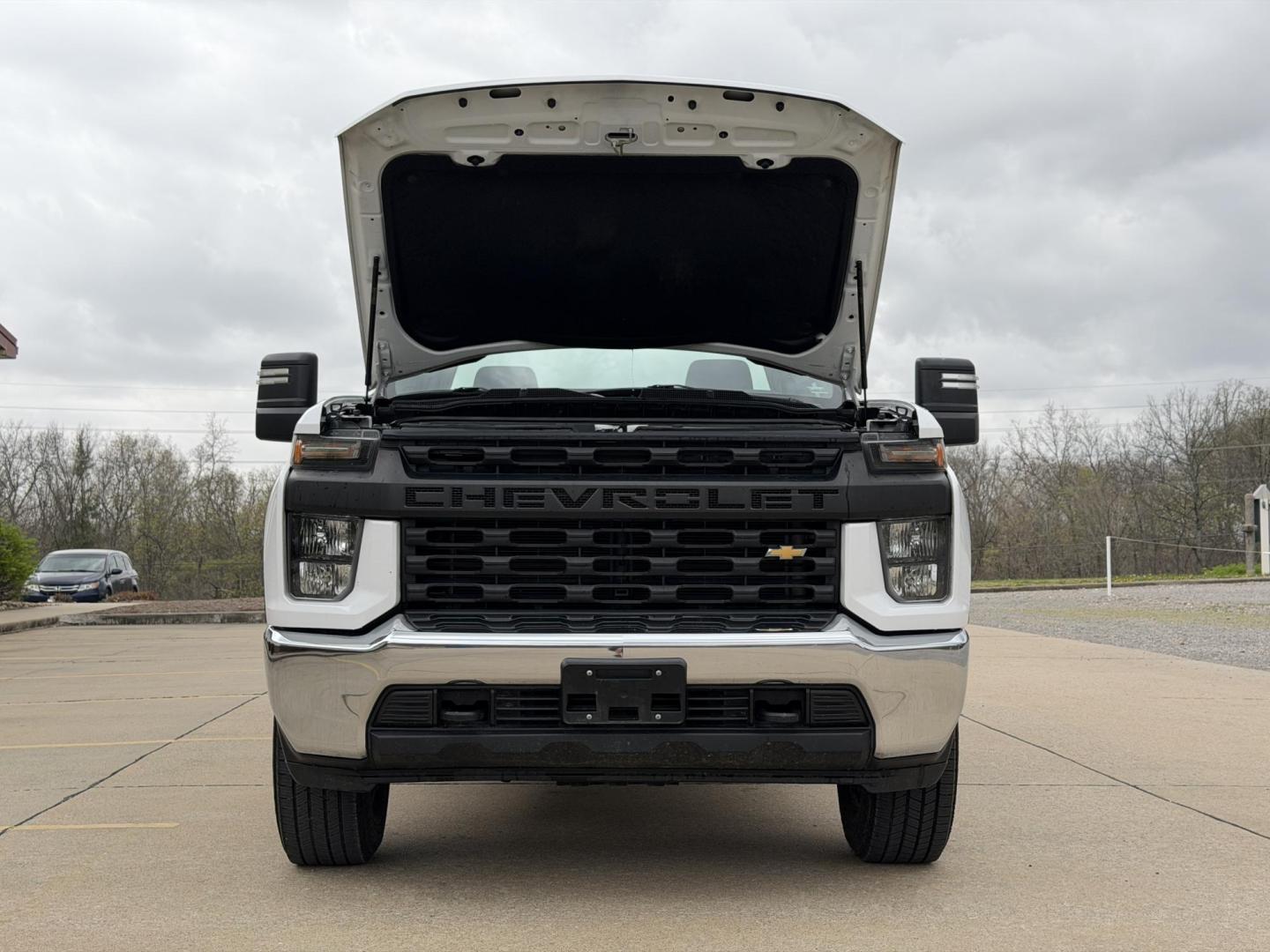 2021 WHITE /Black Chevrolet Silverado 2500HD Work Truck Regular Cab 4WD (1GC3YLE73MF) with an 6.6L V8 engine, Automatic transmission, located at 2990 Old Orchard Rd., Jackson, MO, 63755, 37.354214, -89.612106 - 2021 Chevrolet Silverado 2500HD 1-Owner 188xxx miles 4x4 6.6L V8 Automatic Backup Camera Bluetooth Cruise Power Windows/Locks/Mirrors We have financing available and we accept trades! Fill out a credit application on our website or come by today! If you have any questions, give us a call - Photo#26